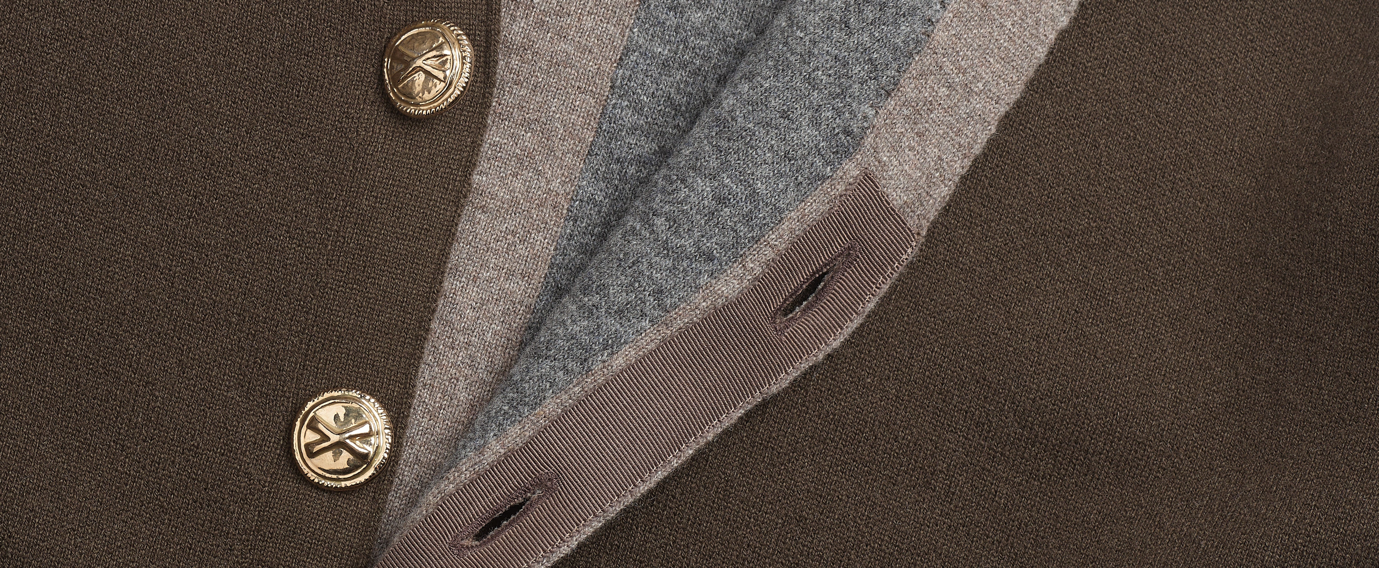 V-neck cardigan in cashmere and wool
