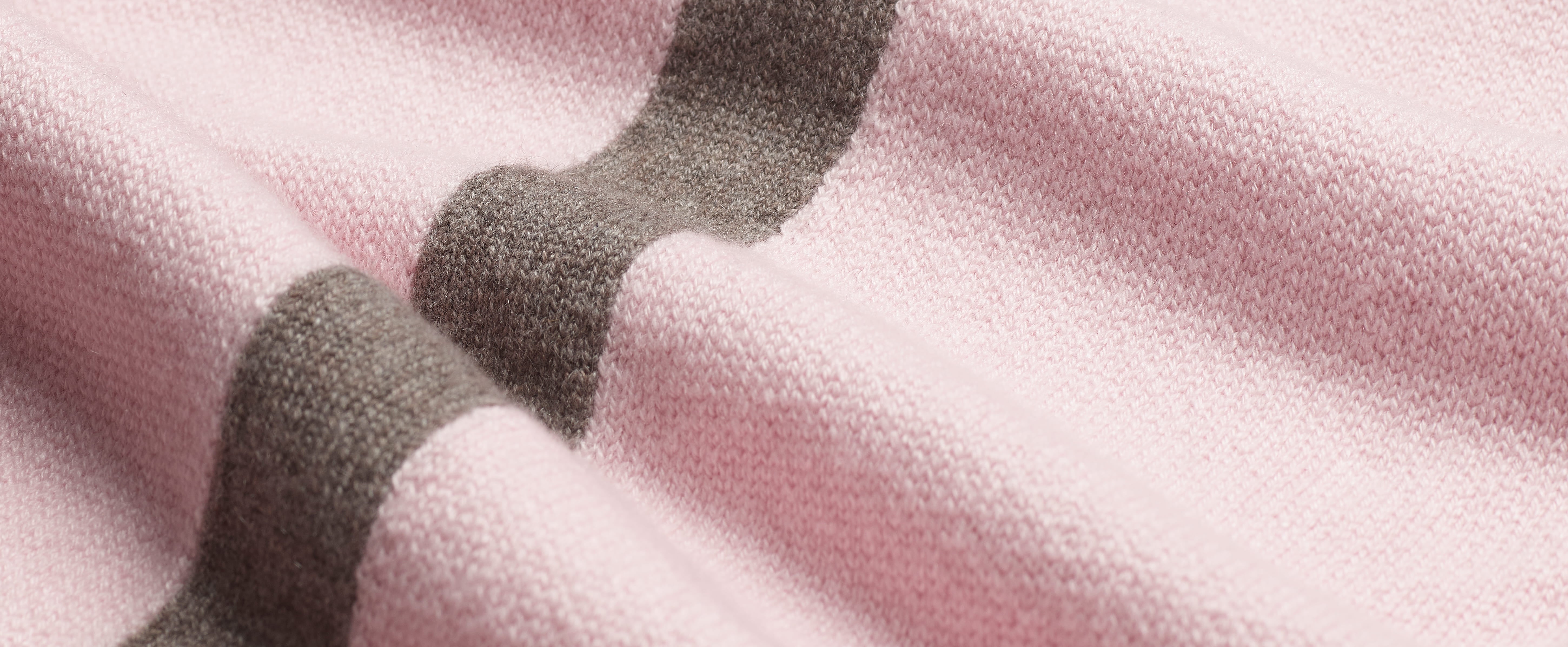 Cashmere round-neck jumper