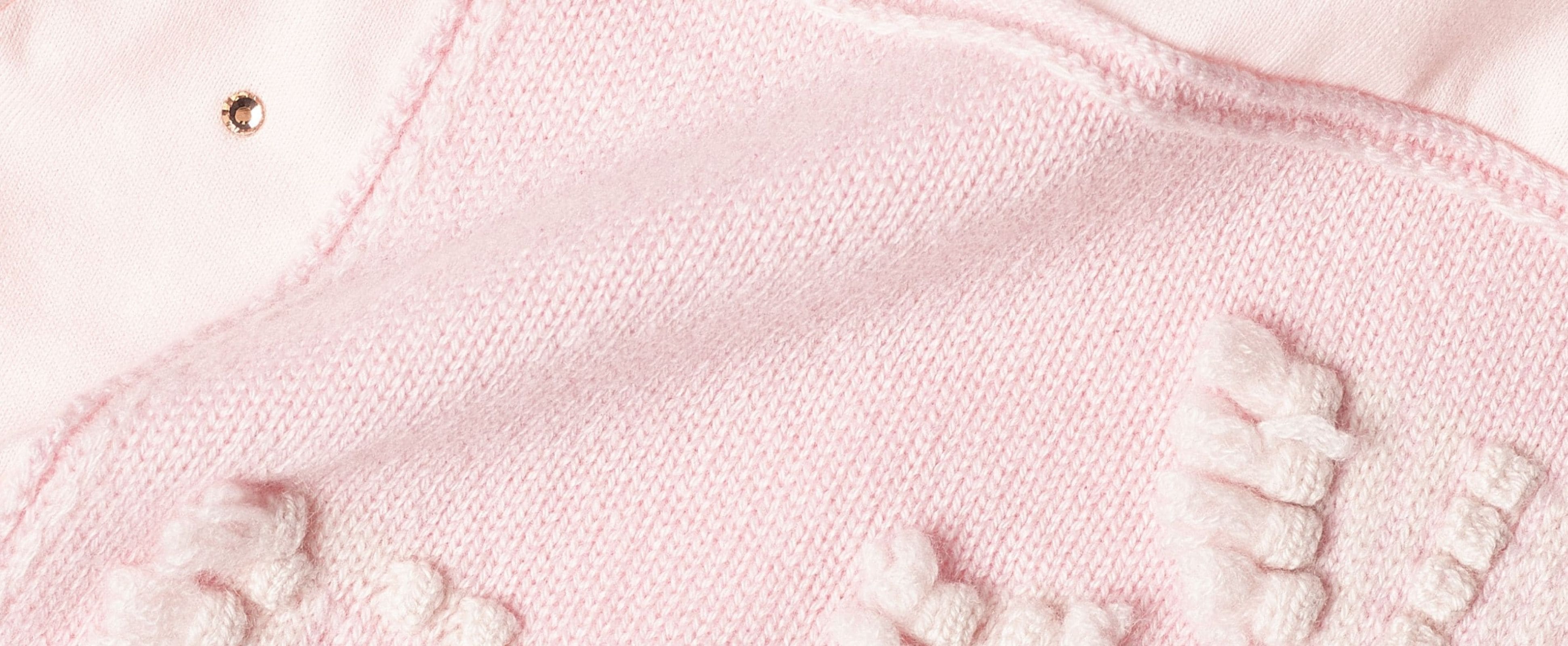 캐시미어 B 로고 패치 및 라인스톤 장식 티셔츠