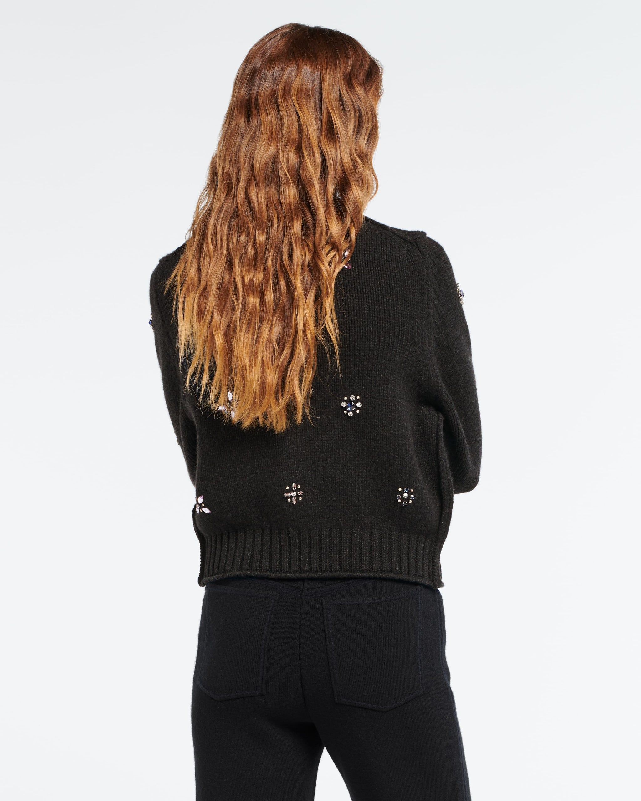 Chunky cashmere cardigan with gold buttons with embroidery | Barrie - Barrie