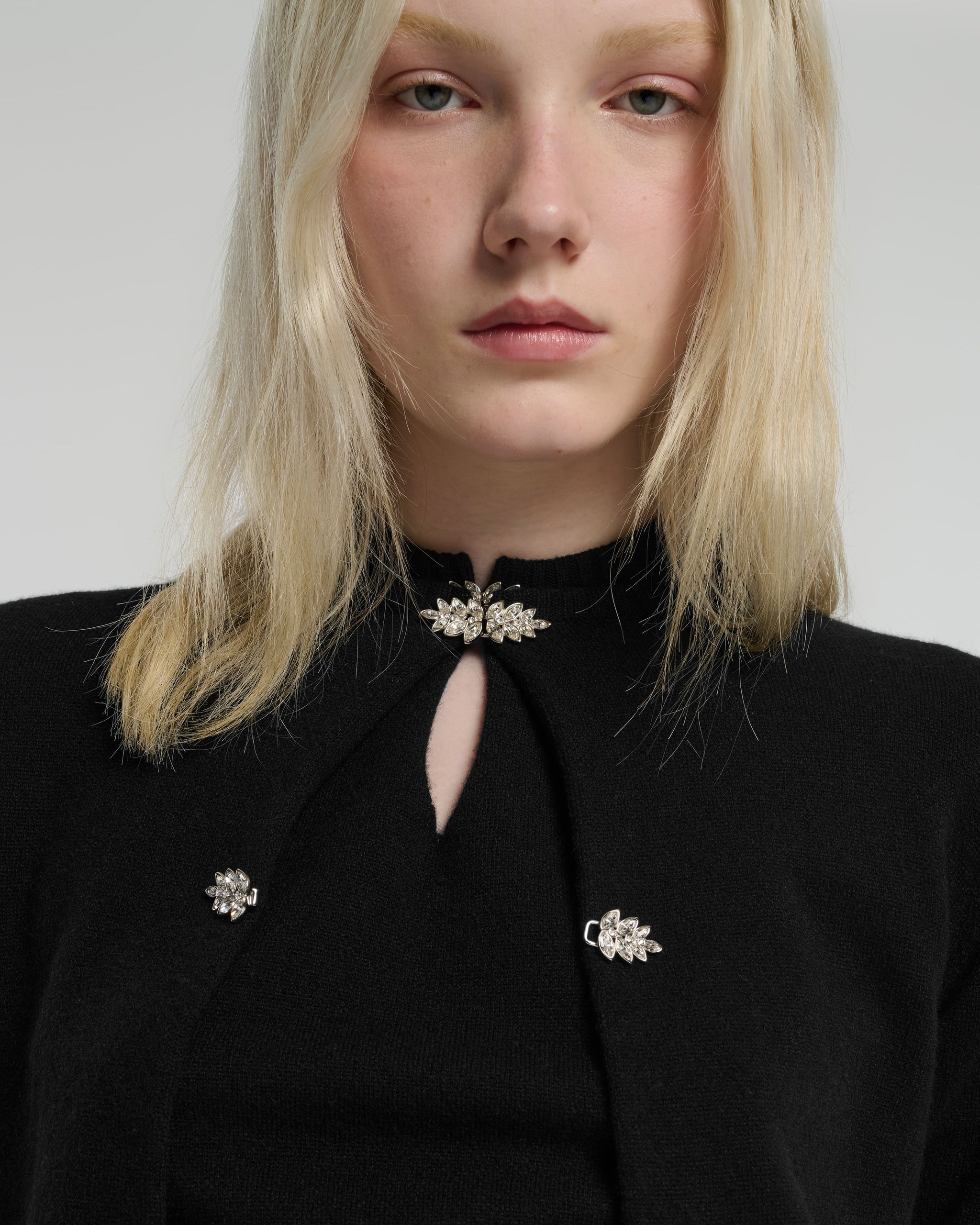 Cashmere cardigan with jewelled details | Barrie - Barrie