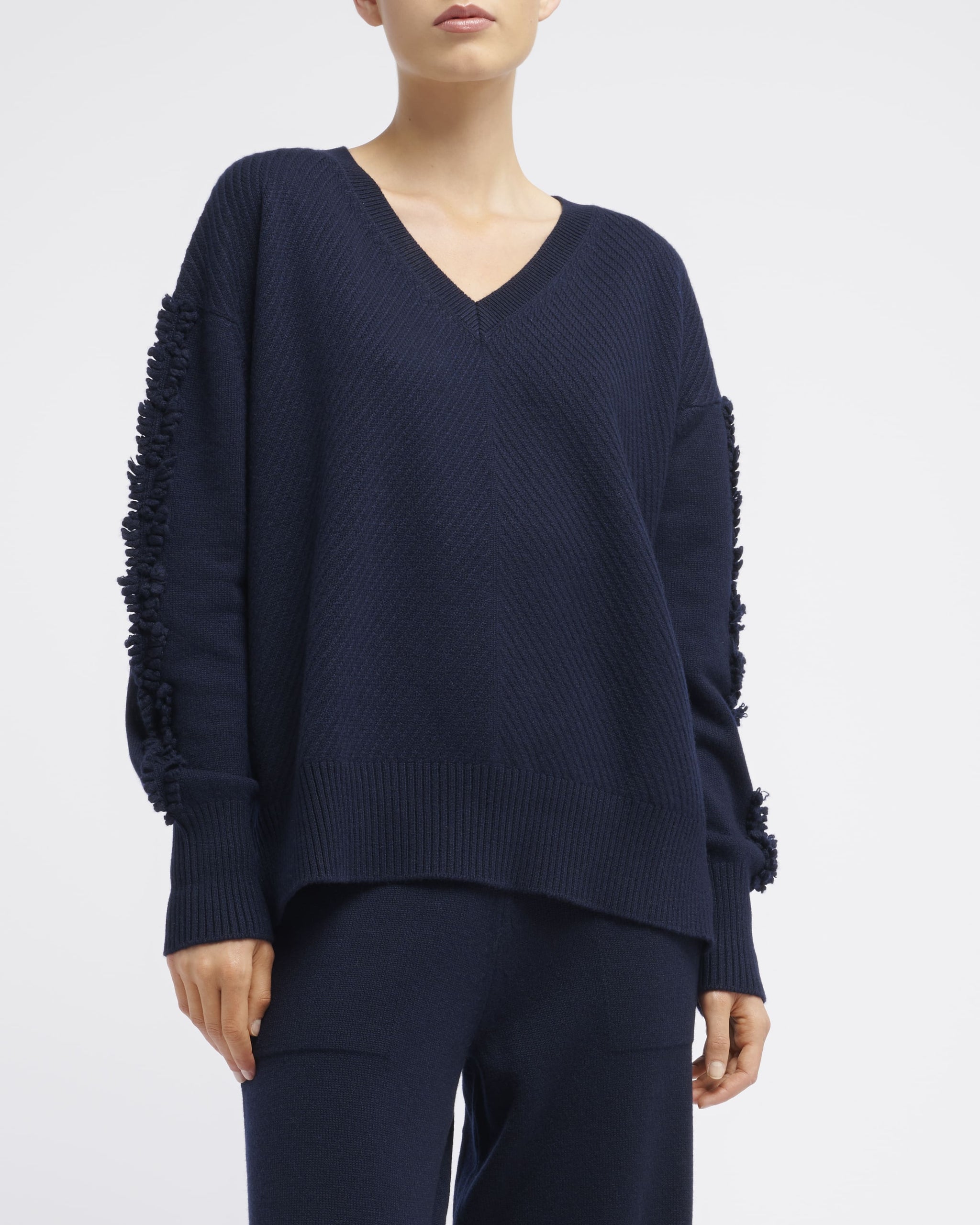 Timeless V-neck cashmere jumper | Barrie - Barrie