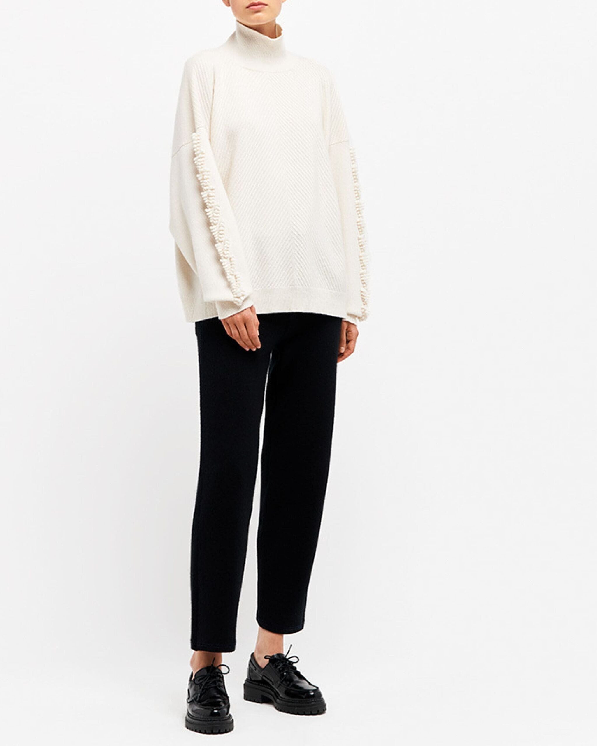 Timeless roll-neck cashmere jumper | Barrie - Barrie