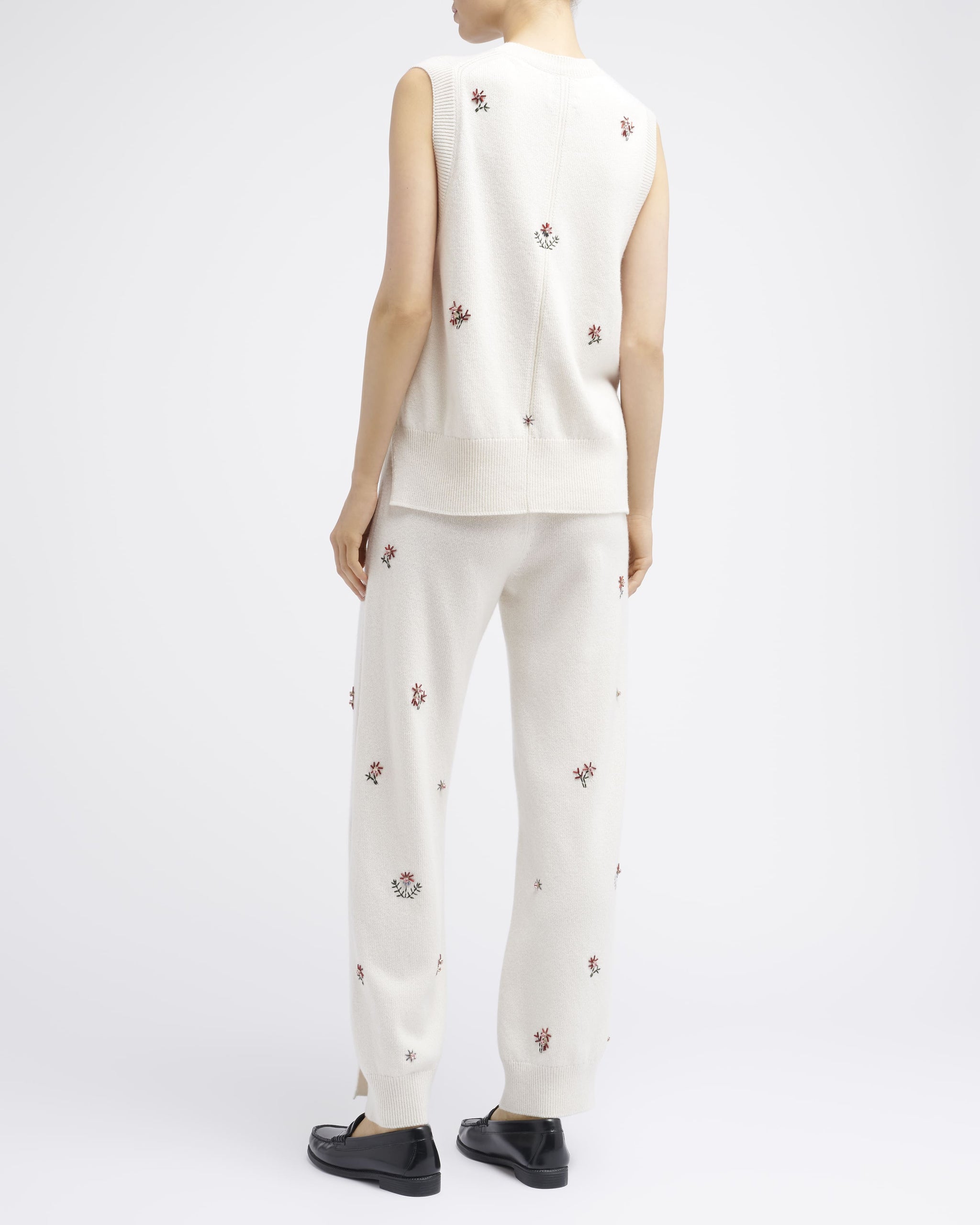 Iconic sleeveless embroidered jumper in cashmere | Barrie - Barrie
