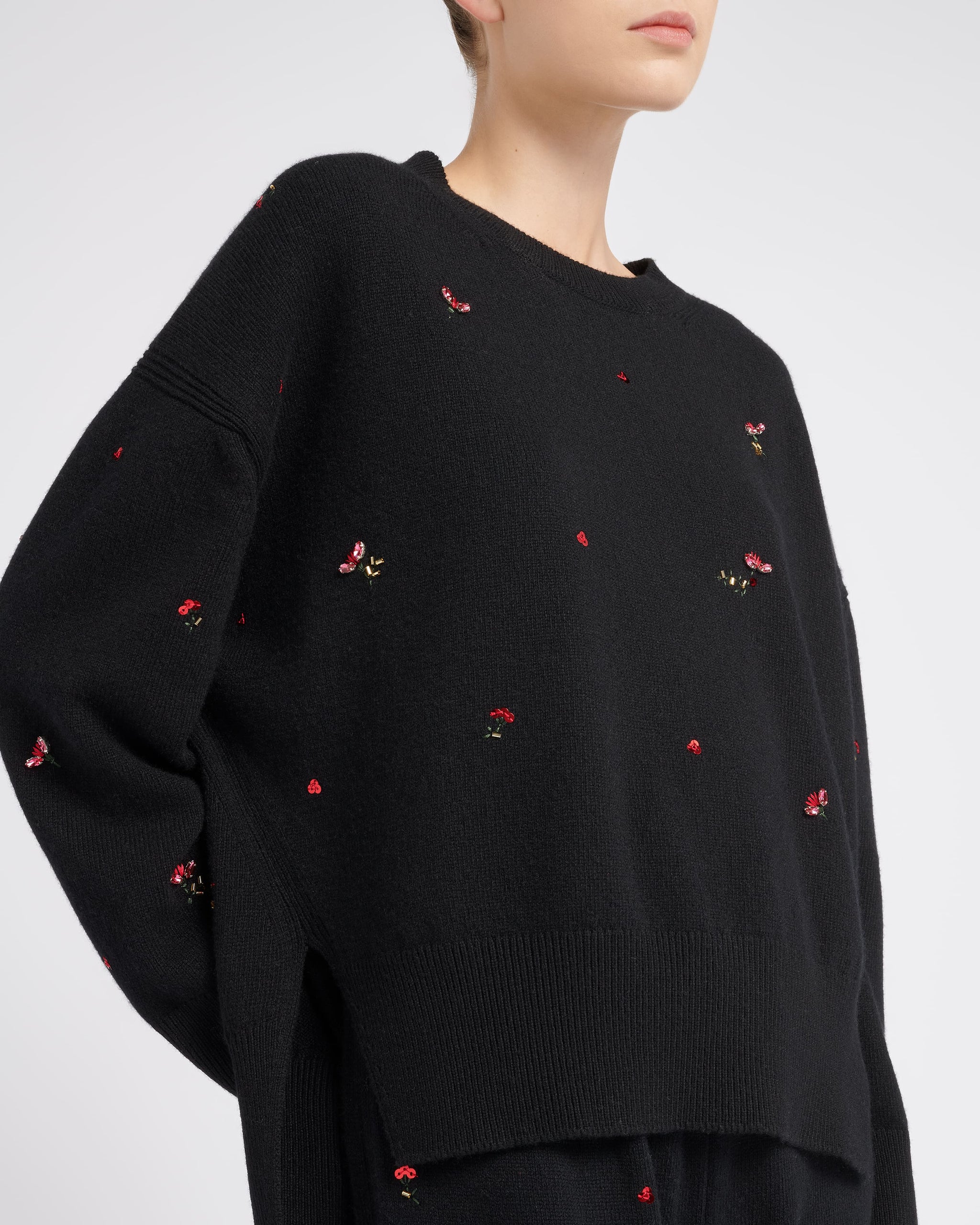 Iconic oversized jumper in cashmere with floral embroidery | Barrie - Barrie