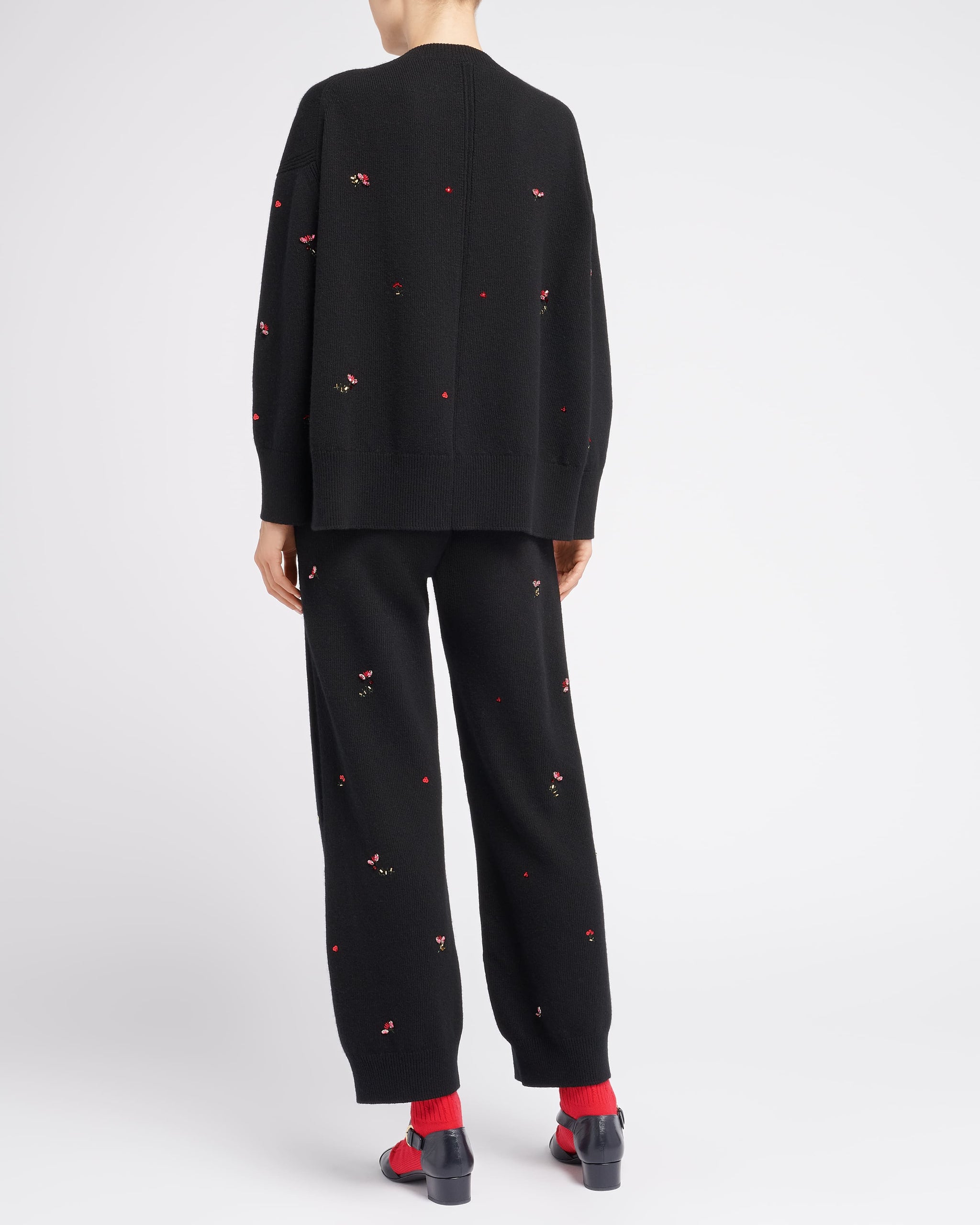 상징적인 꽃무늬 자수가 새겨진 캐시미어 팬츠 | Barrie - Barrie