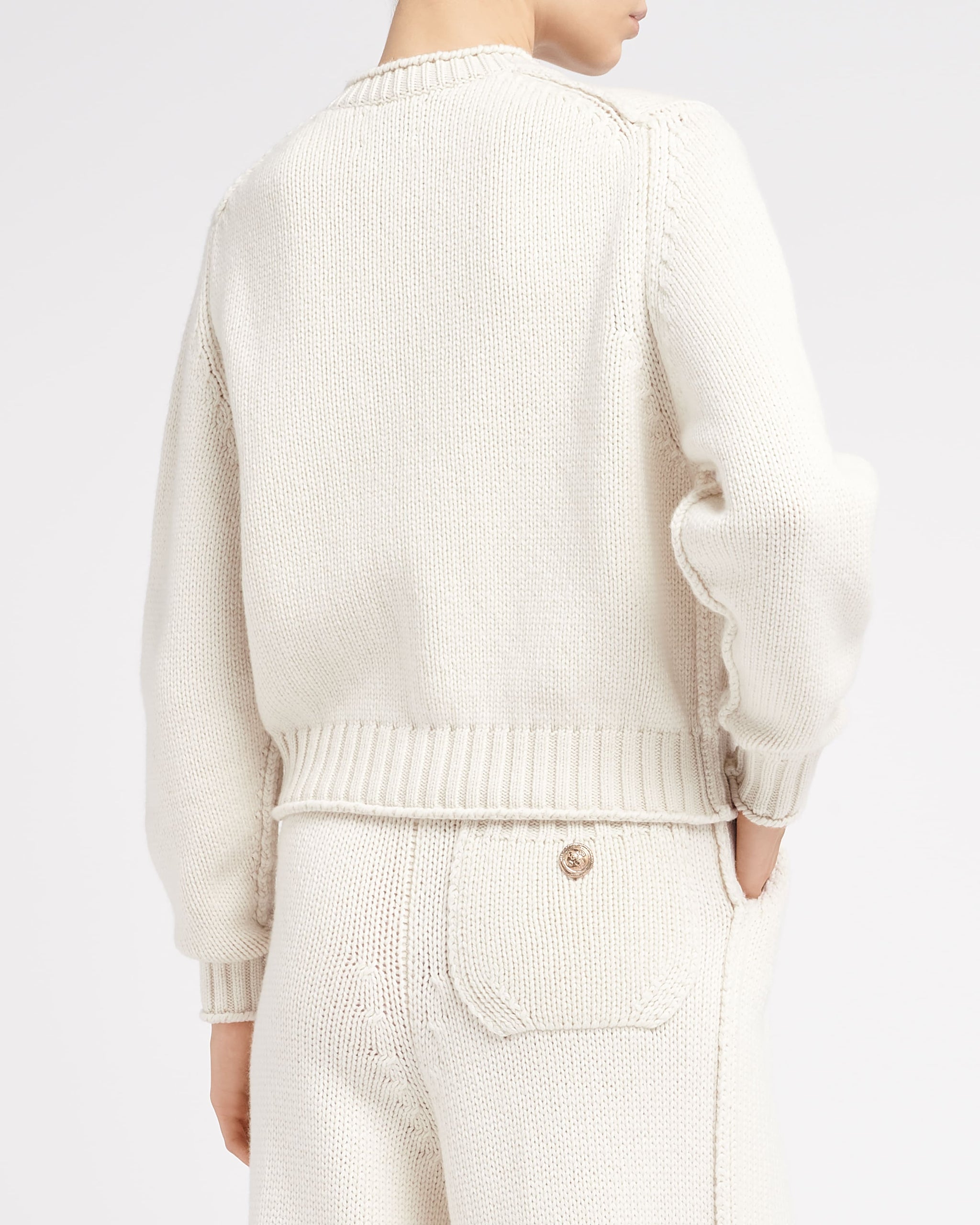 Cardigan in chunky cashmere with gold buttons | Barrie - Barrie