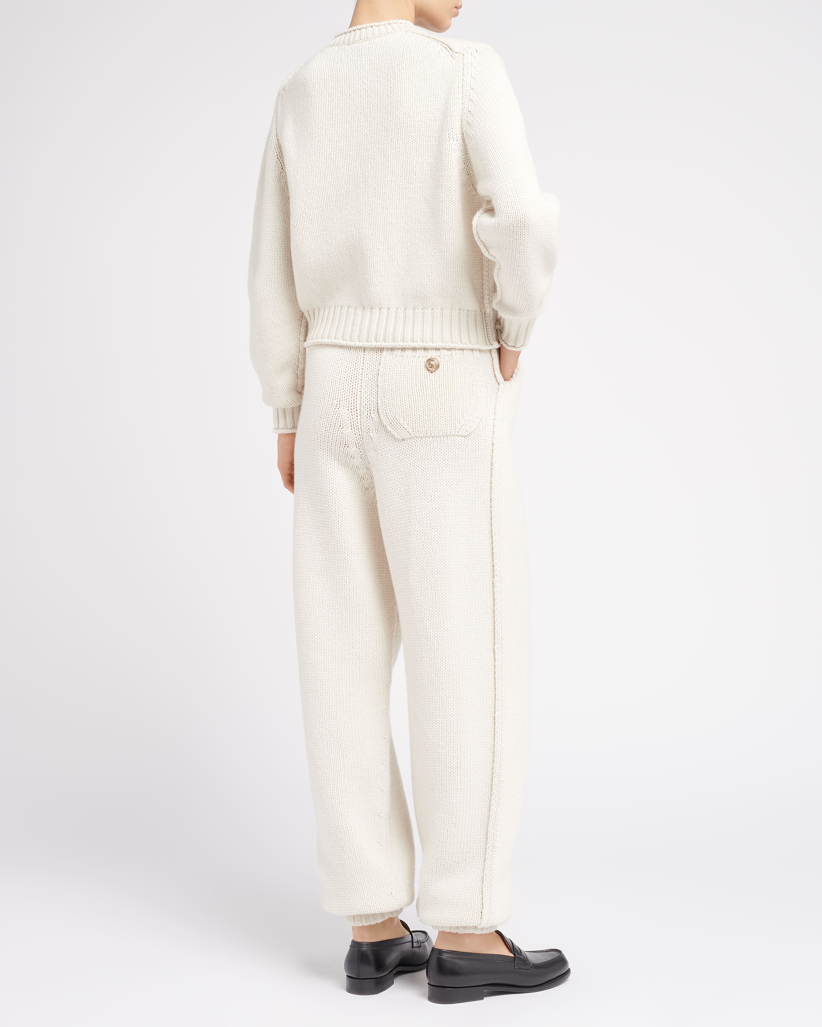 Cardigan in chunky cashmere with gold buttons – Barrie.com