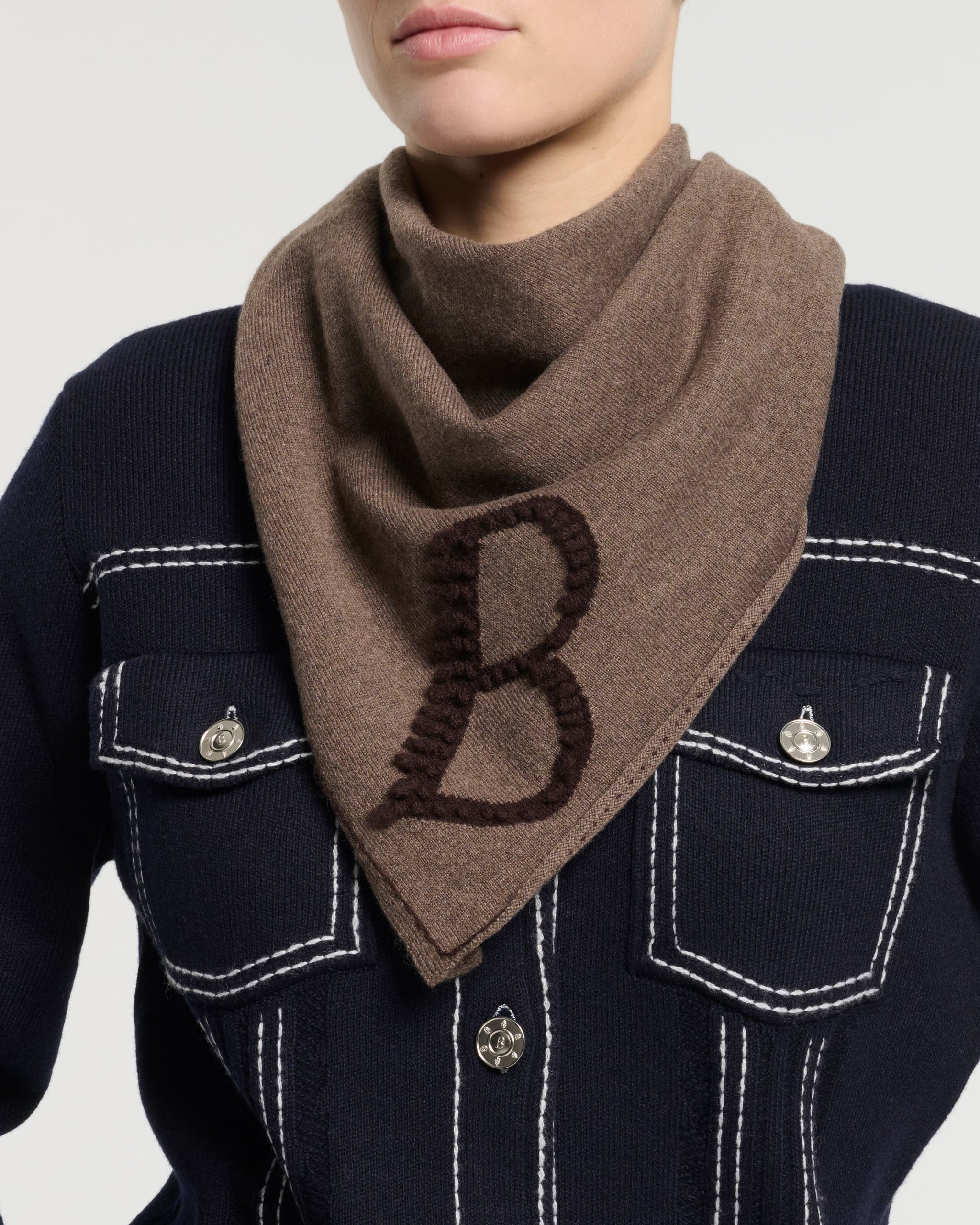 Cashmere scarf with details | Barrie - Barrie