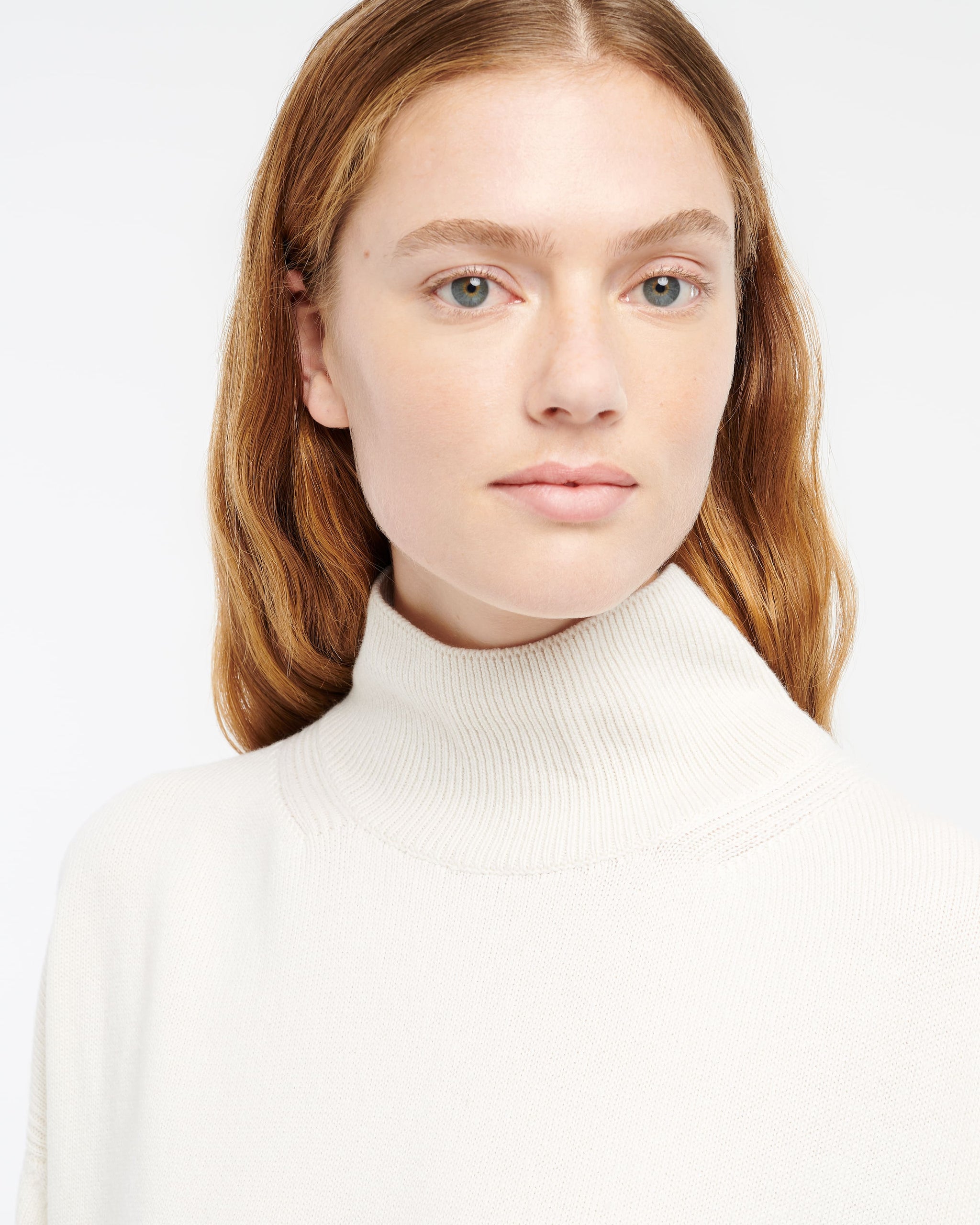 Iconic oversized roll-neck cashmere jumper | Barrie - Barrie