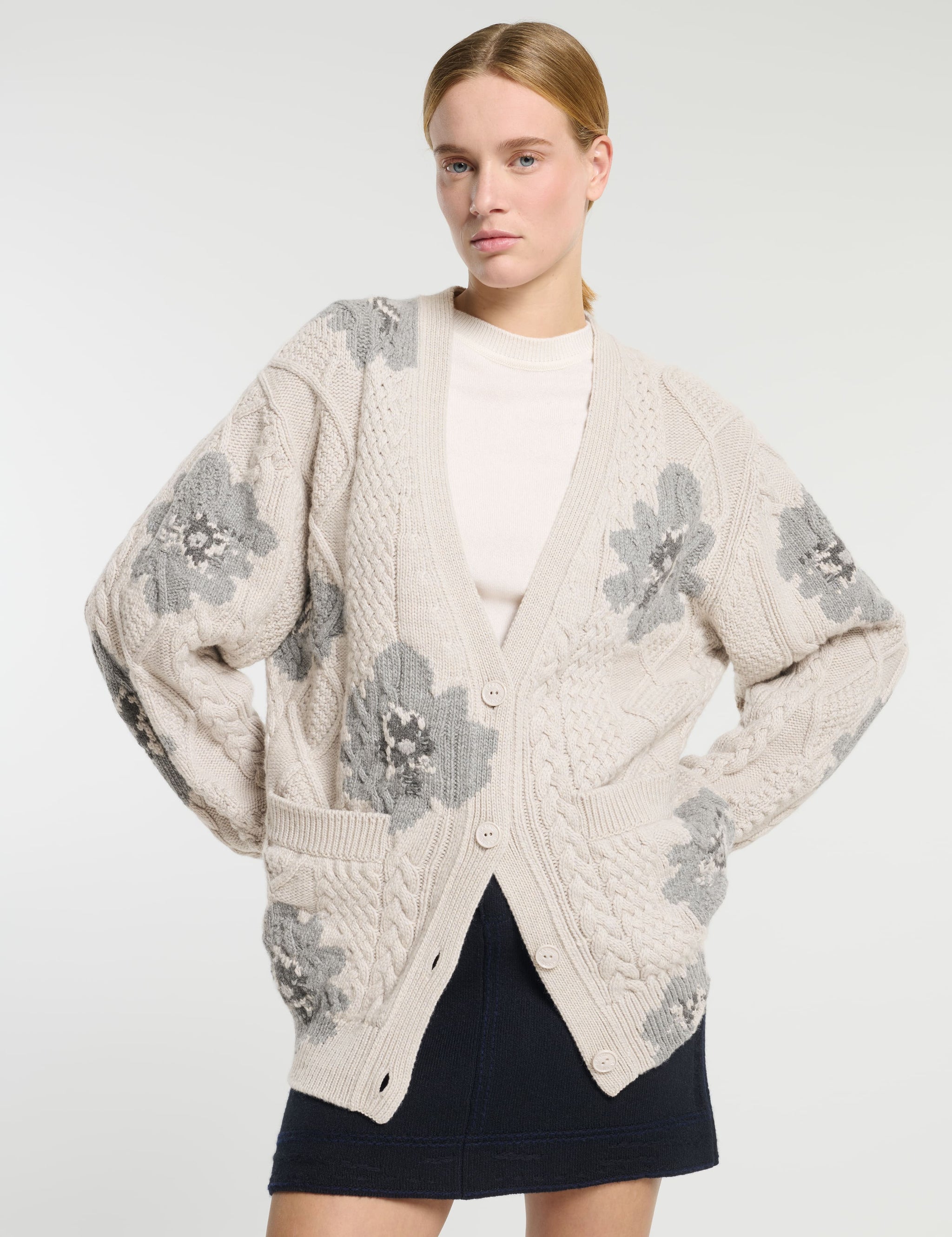 Cardigan col V motif fleuri en cachemire | Barrie - Barrie