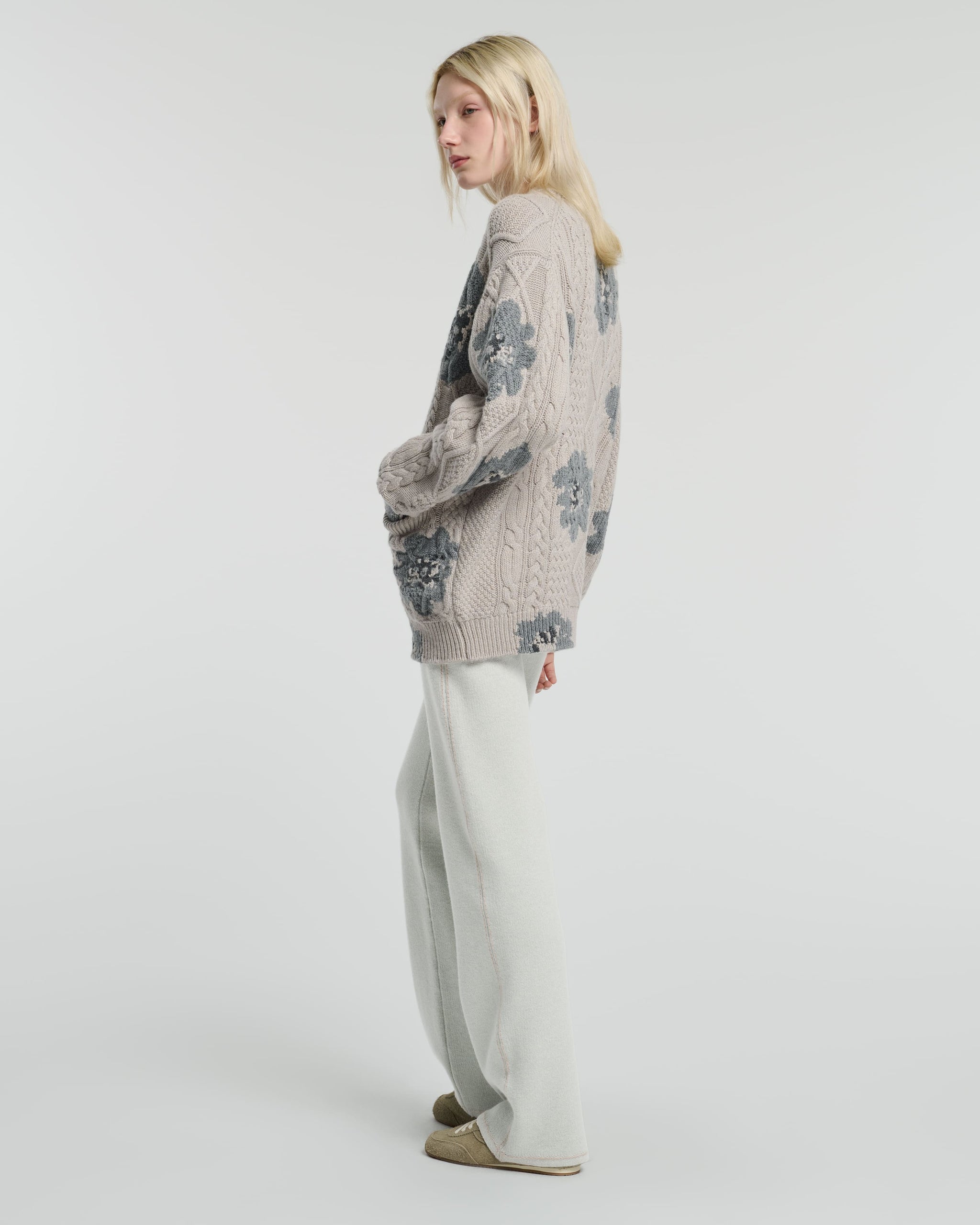 V-neck cardigan with floral pattern in cashmere | Barrie - Barrie