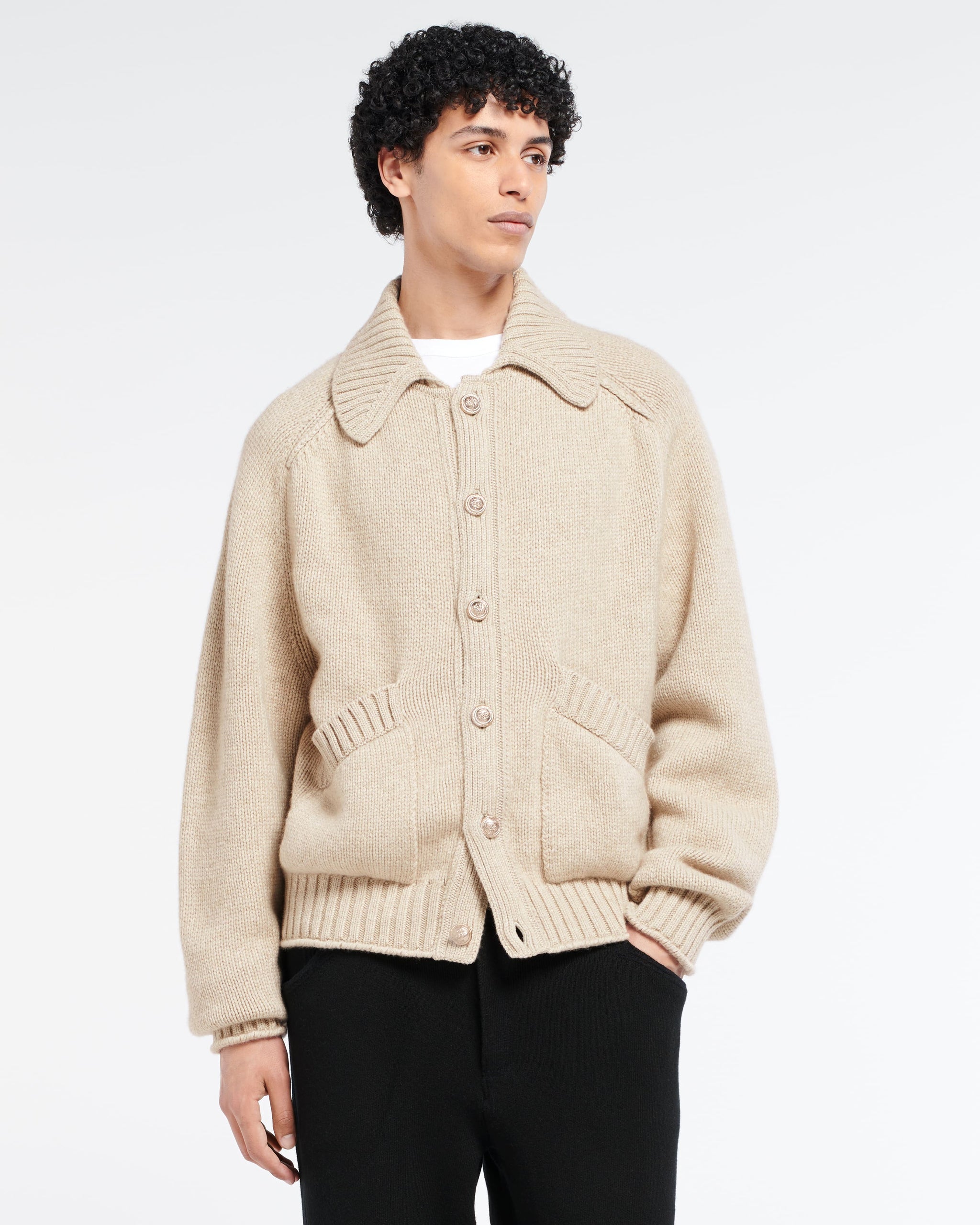 Chunky cashmere cardigan with polo collar and gold buttons | Barrie - Barrie