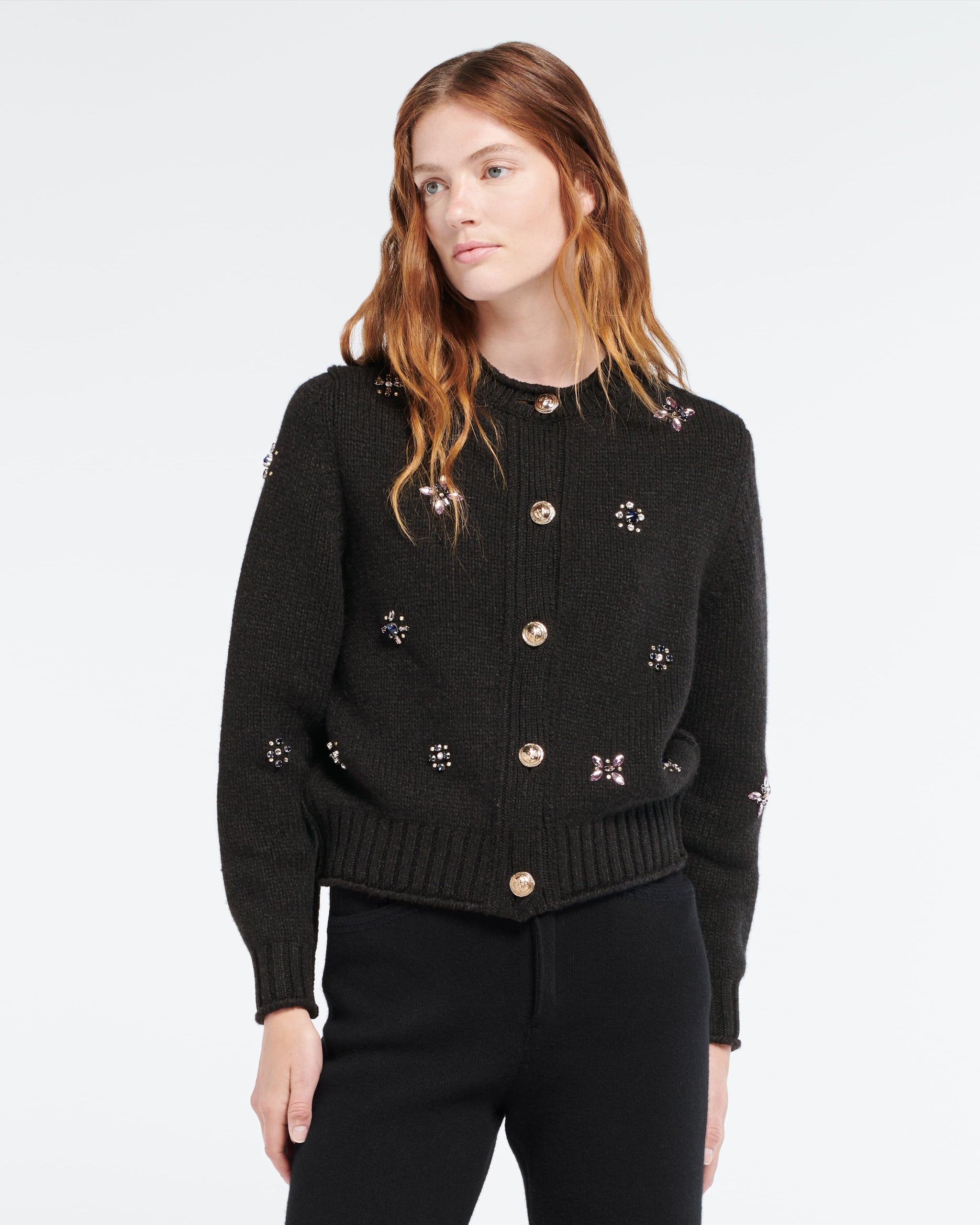 Chunky cashmere cardigan with gold buttons with embroidery | Barrie - Barrie