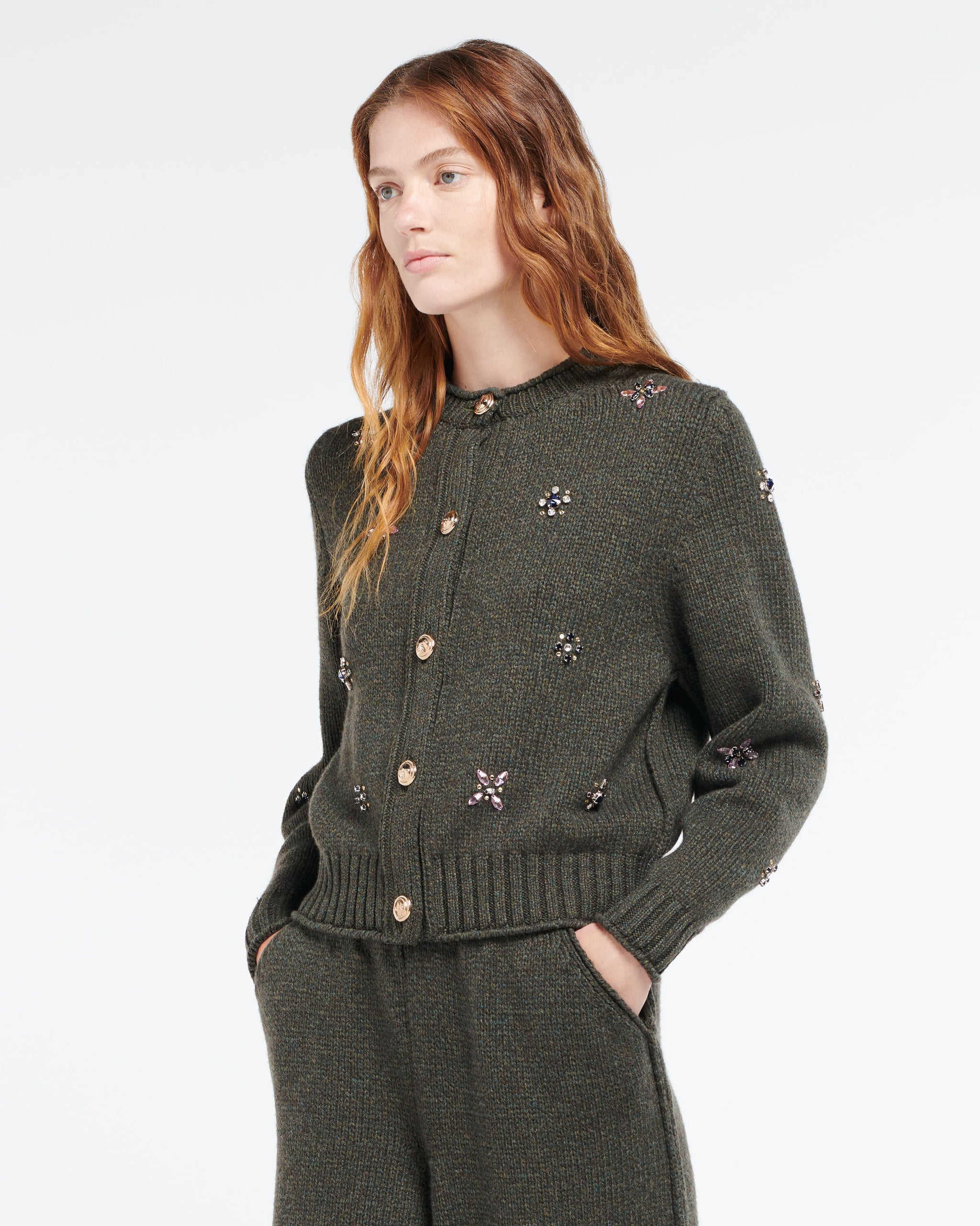 Chunky cashmere cardigan with gold buttons with embroidery | Barrie - Barrie