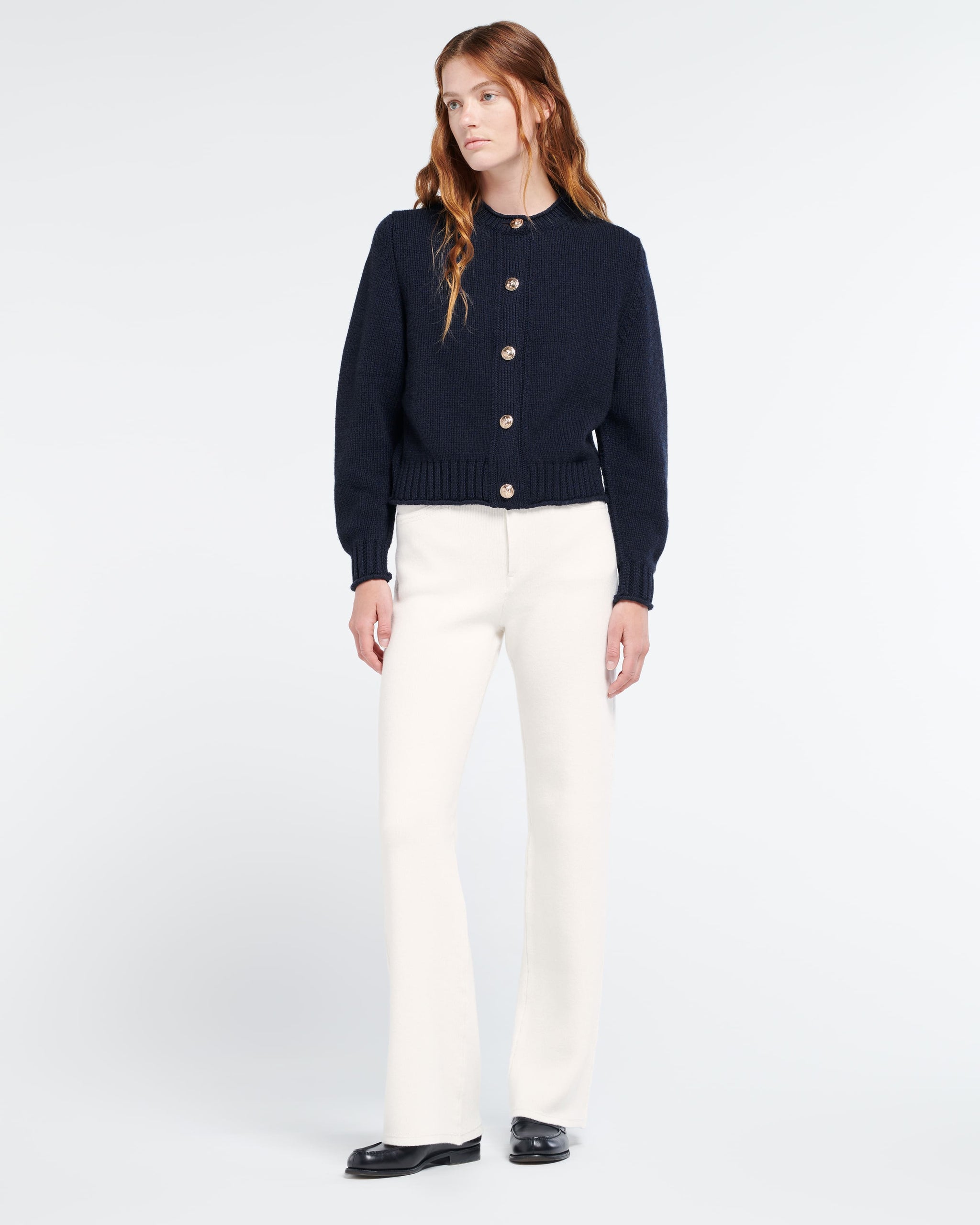 Cardigan in chunky cashmere with gold buttons | Barrie - Barrie