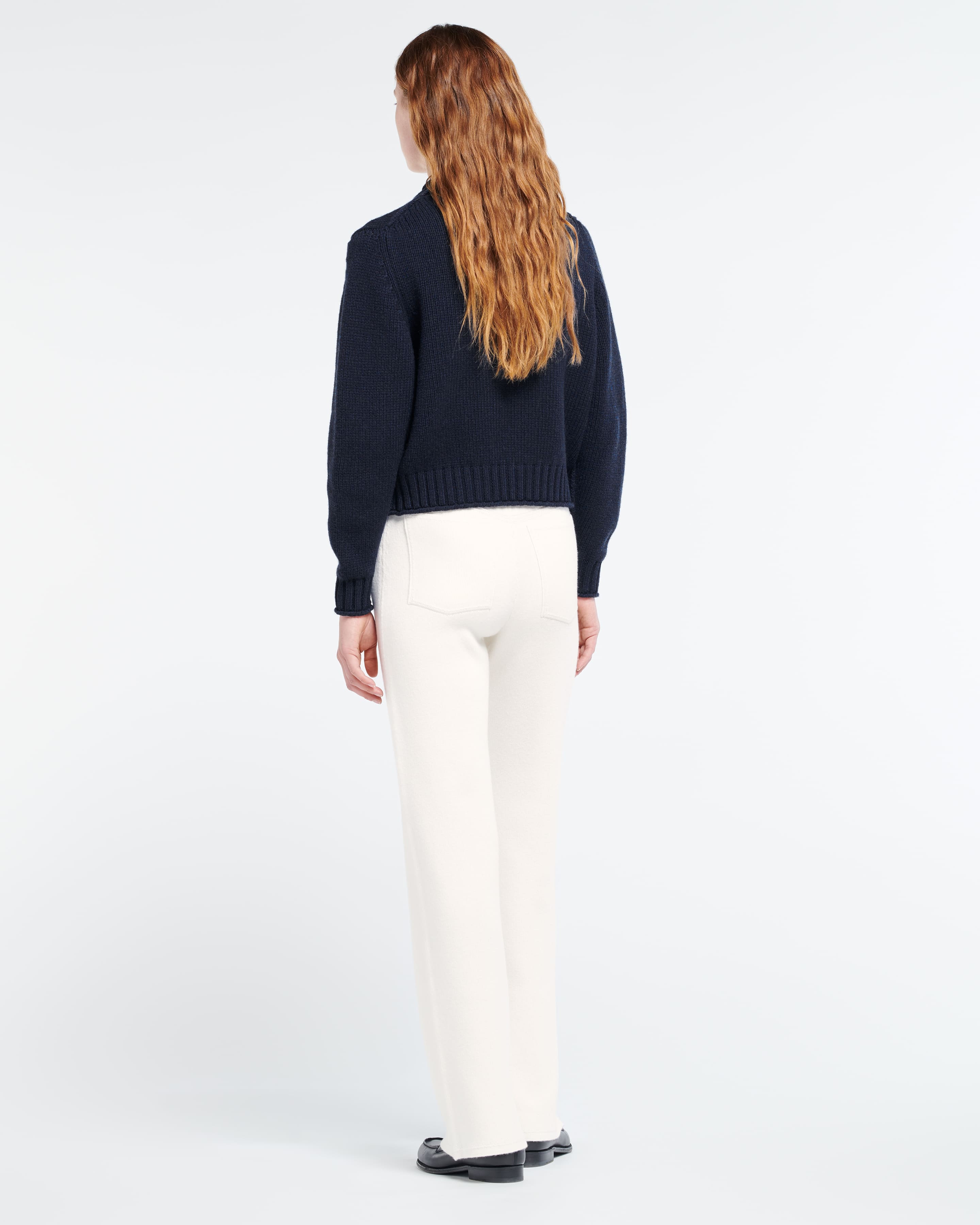 Cardigan in chunky cashmere with gold buttons – Barrie.com