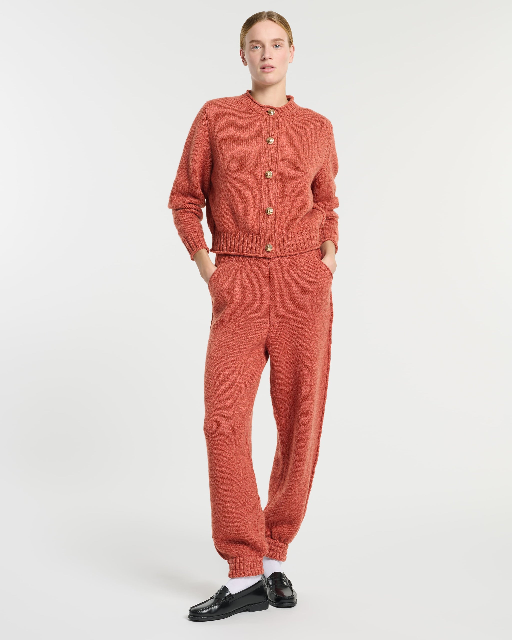 Chunky cashmere cardigan with gold buttons | Barrie - Barrie