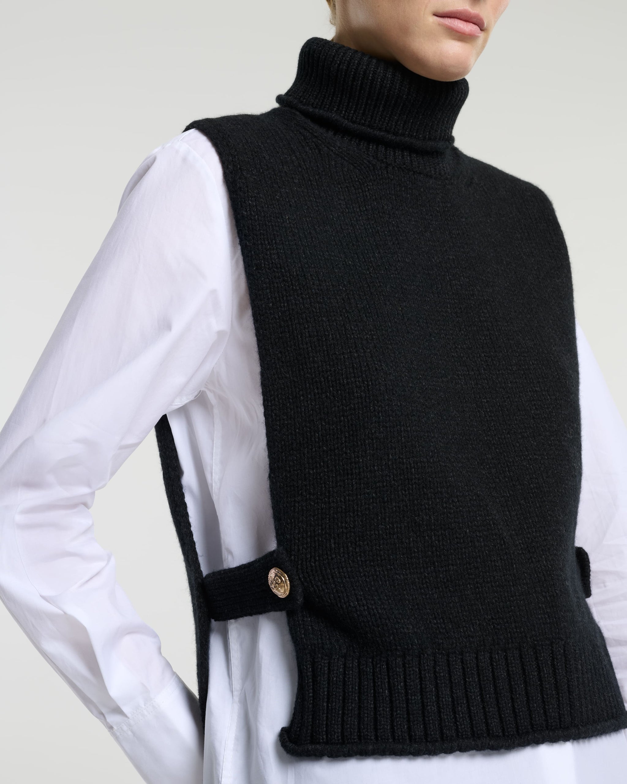 Plastron en cachemire à boutons dorés | Barrie - Barrie