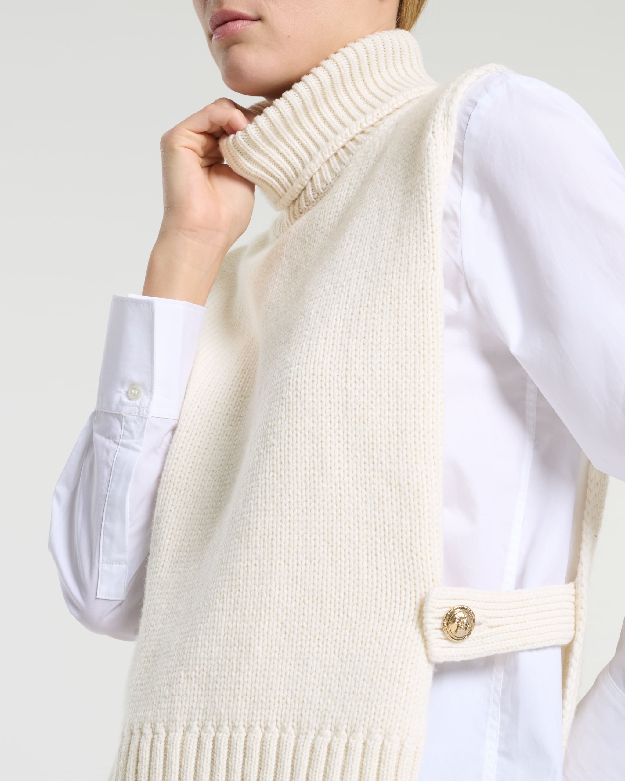 Plastron en cachemire à boutons dorés | Barrie - Barrie