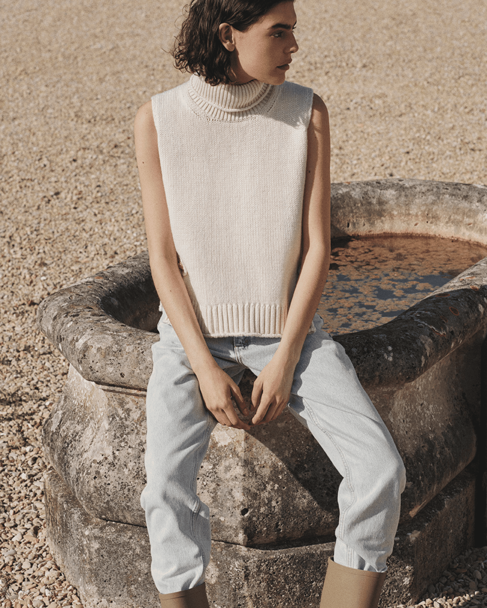 Cashmere plastron with gold buttons  | Barrie - Barrie