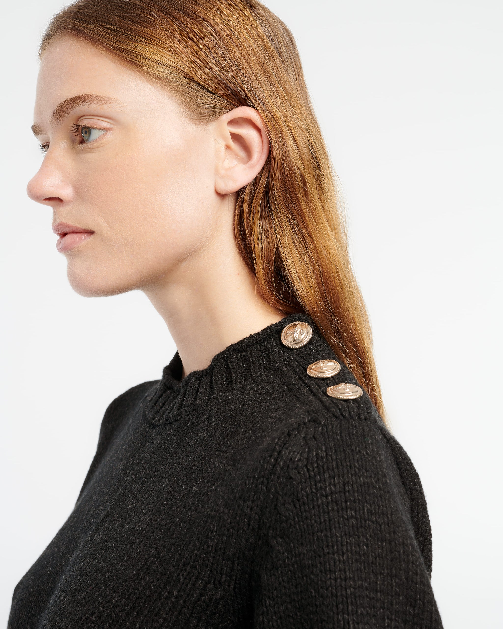 Jumper in chunky cashmere with gold buttons | Barrie - Barrie