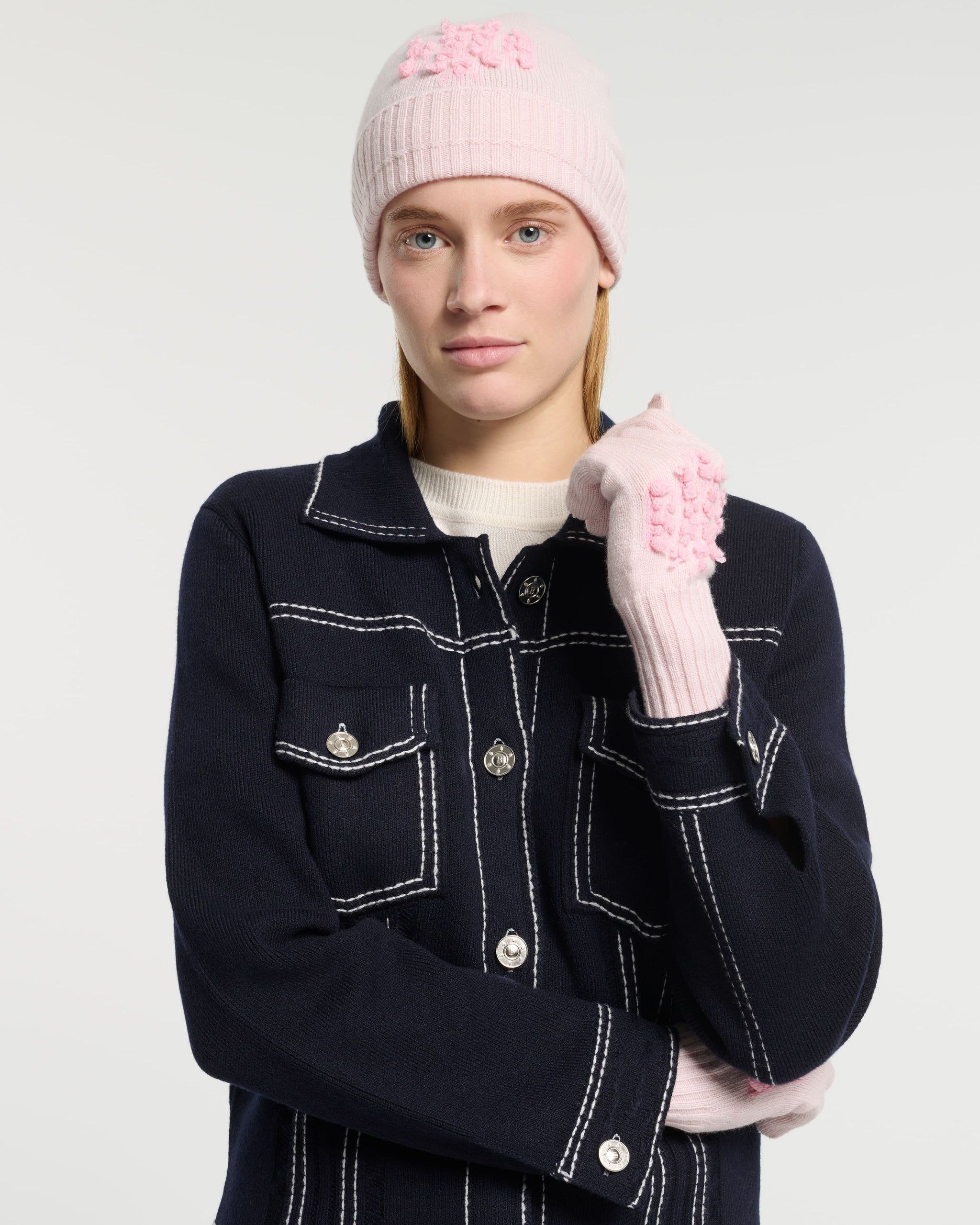 Cashmere beanie hat with B logo  | Barrie - Barrie