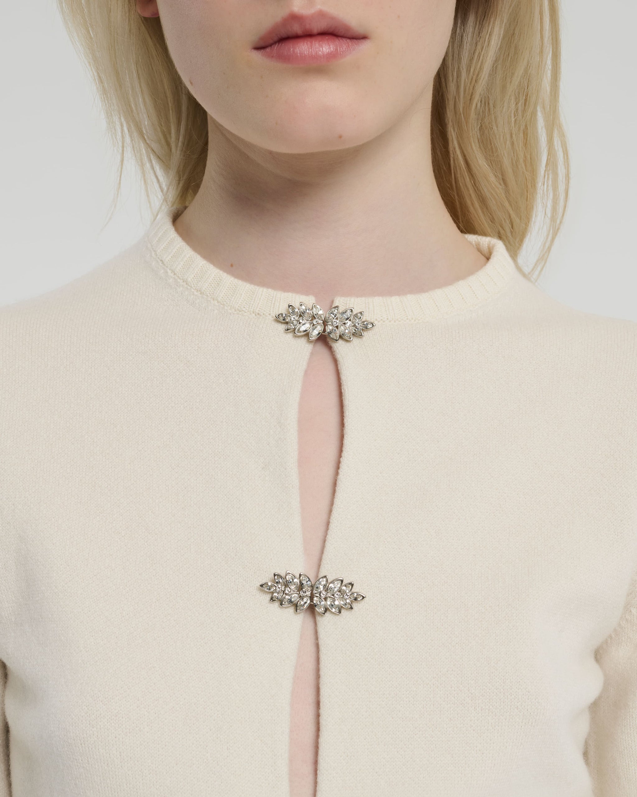 Cardigan en cachemire aux détails bijoux | Barrie - Barrie