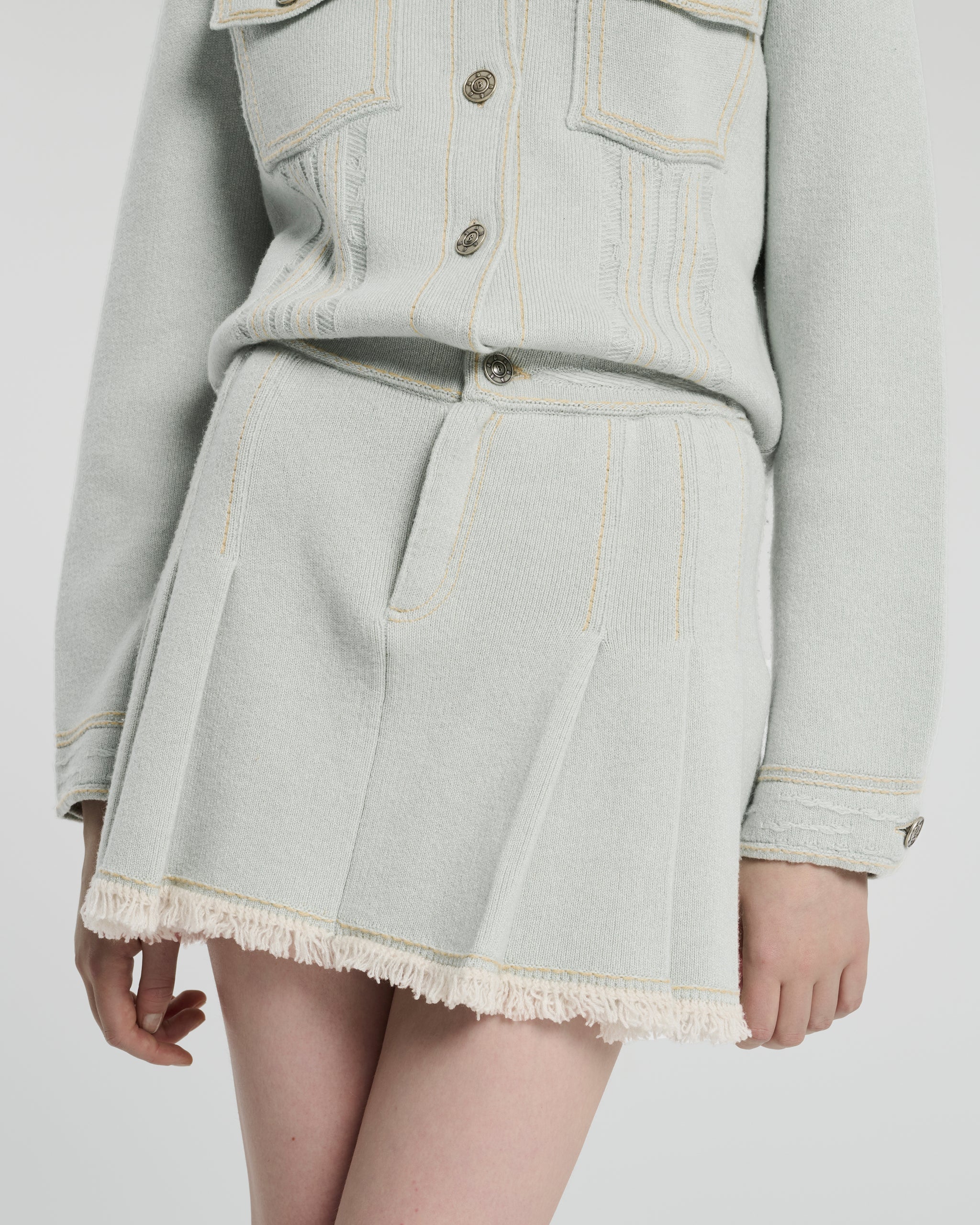 Denim skirt with pleated back in cashmere and cotton | Barrie - Barrie