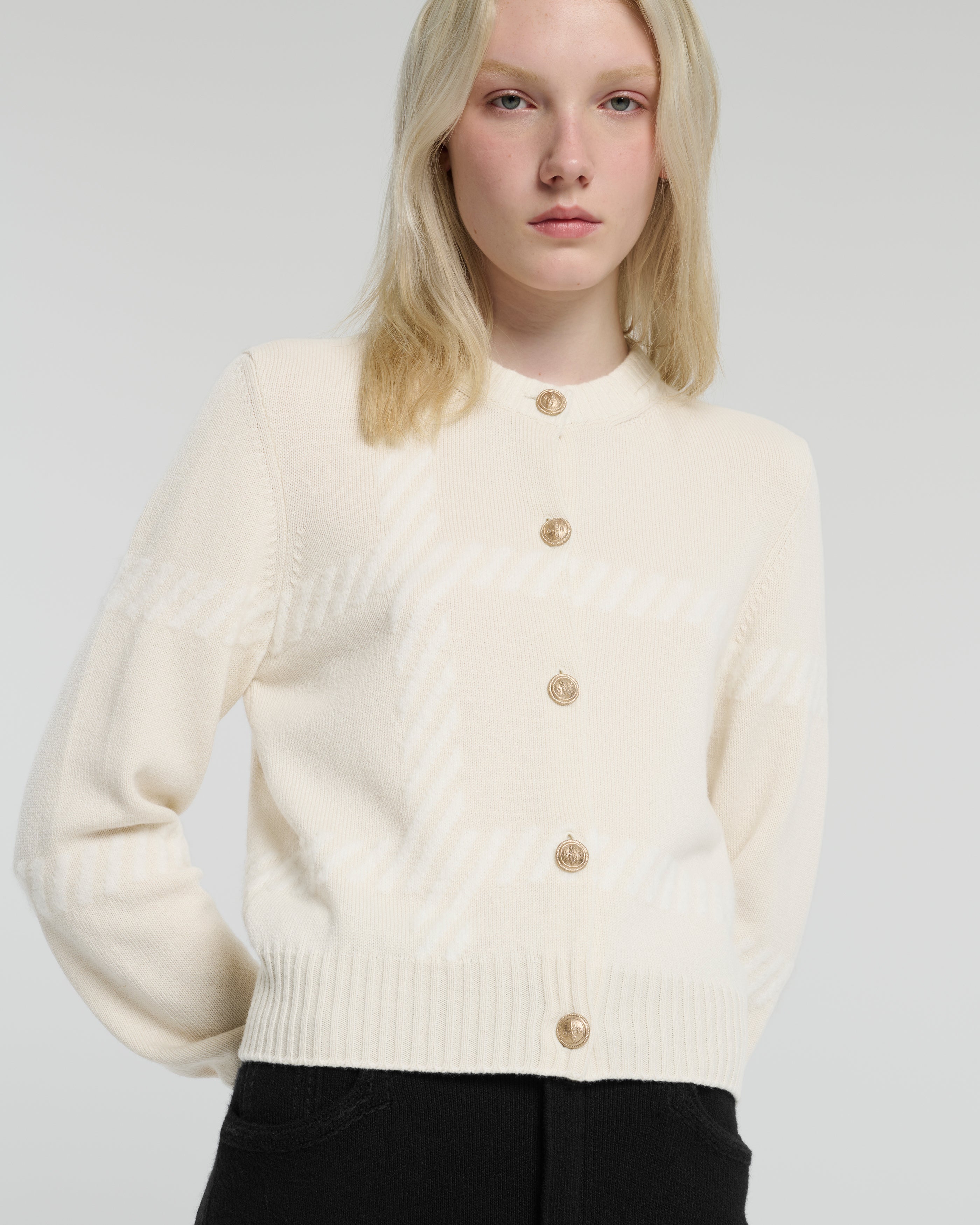 BARRIE 売れ筋商品|||バリー カーディガン アウター レディース Cardigans White Cardigan in chunky cashmere with gold buttons – Barrie