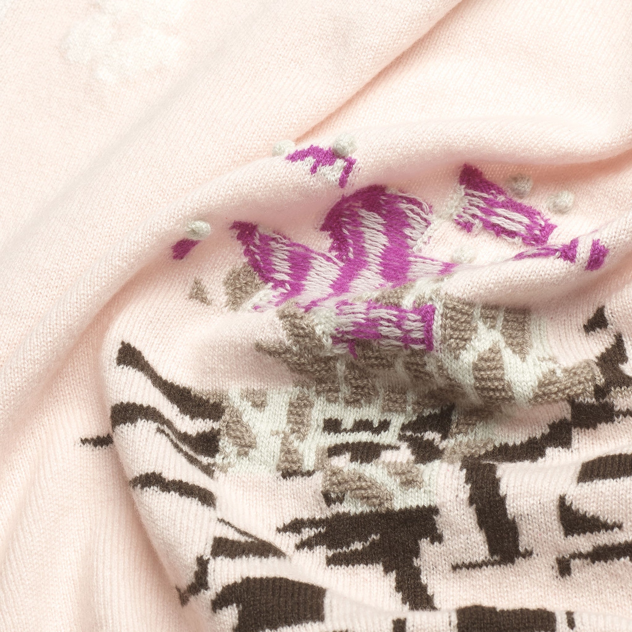 Cashmere scarf with thistle motif  | Barrie - Barrie