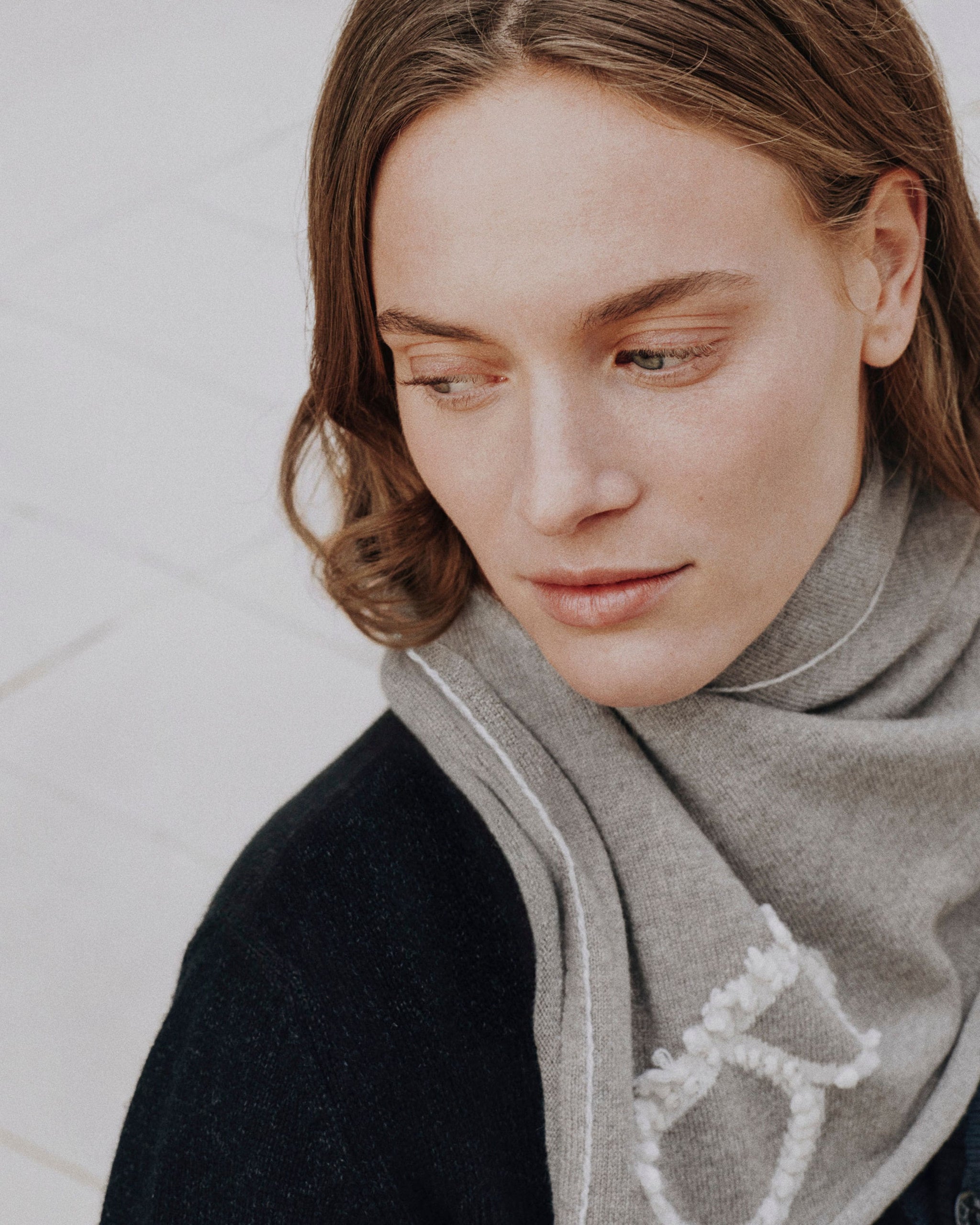 Cashmere scarf with details | Barrie - Barrie