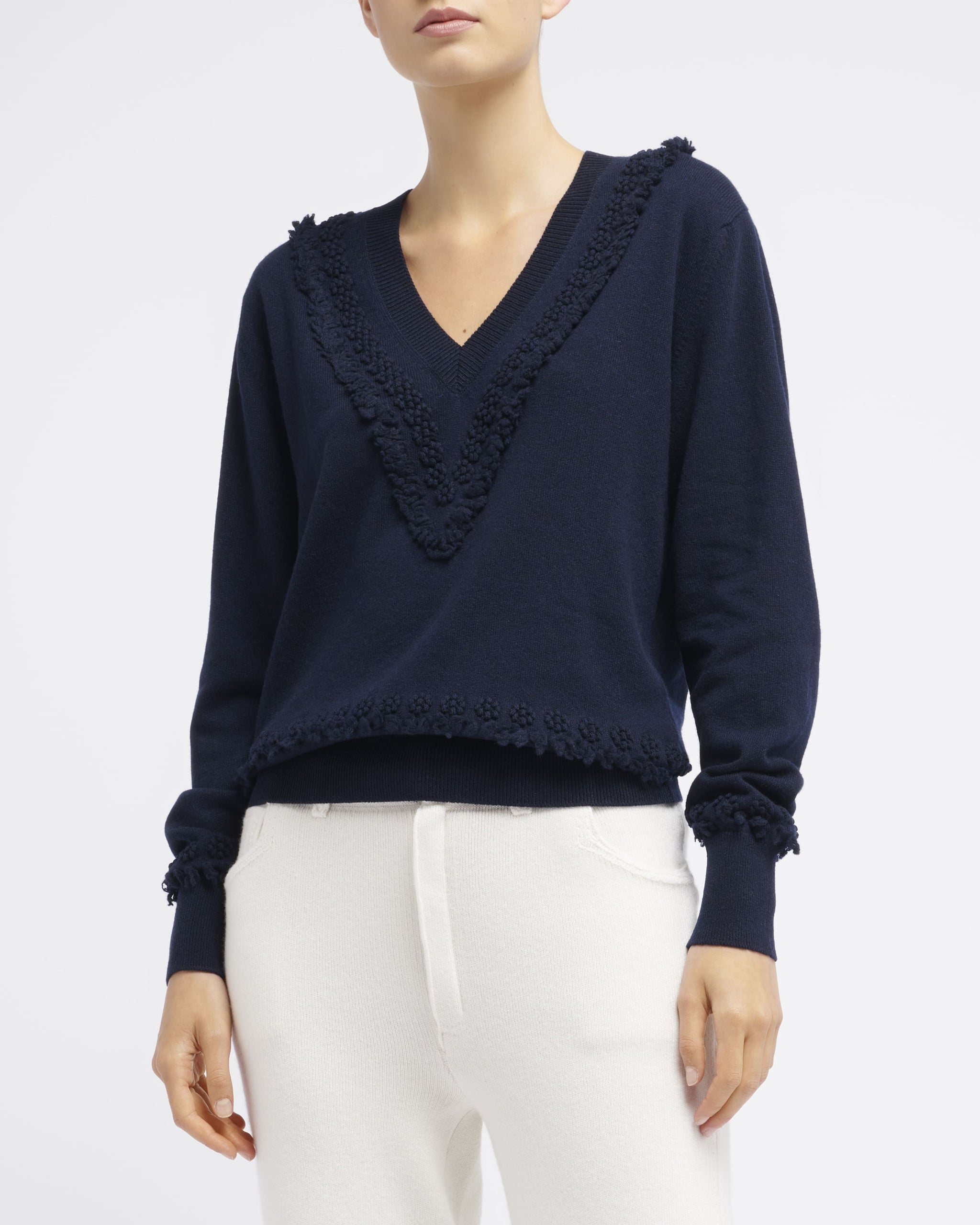 Timeless V-neck cashmere jumper | Barrie - Barrie