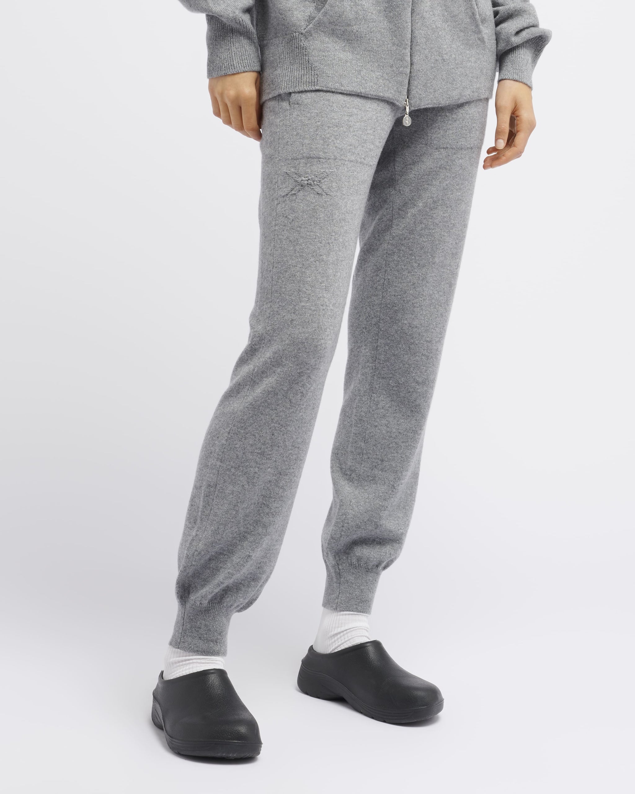 Timeless cashmere joggers | Barrie - Barrie