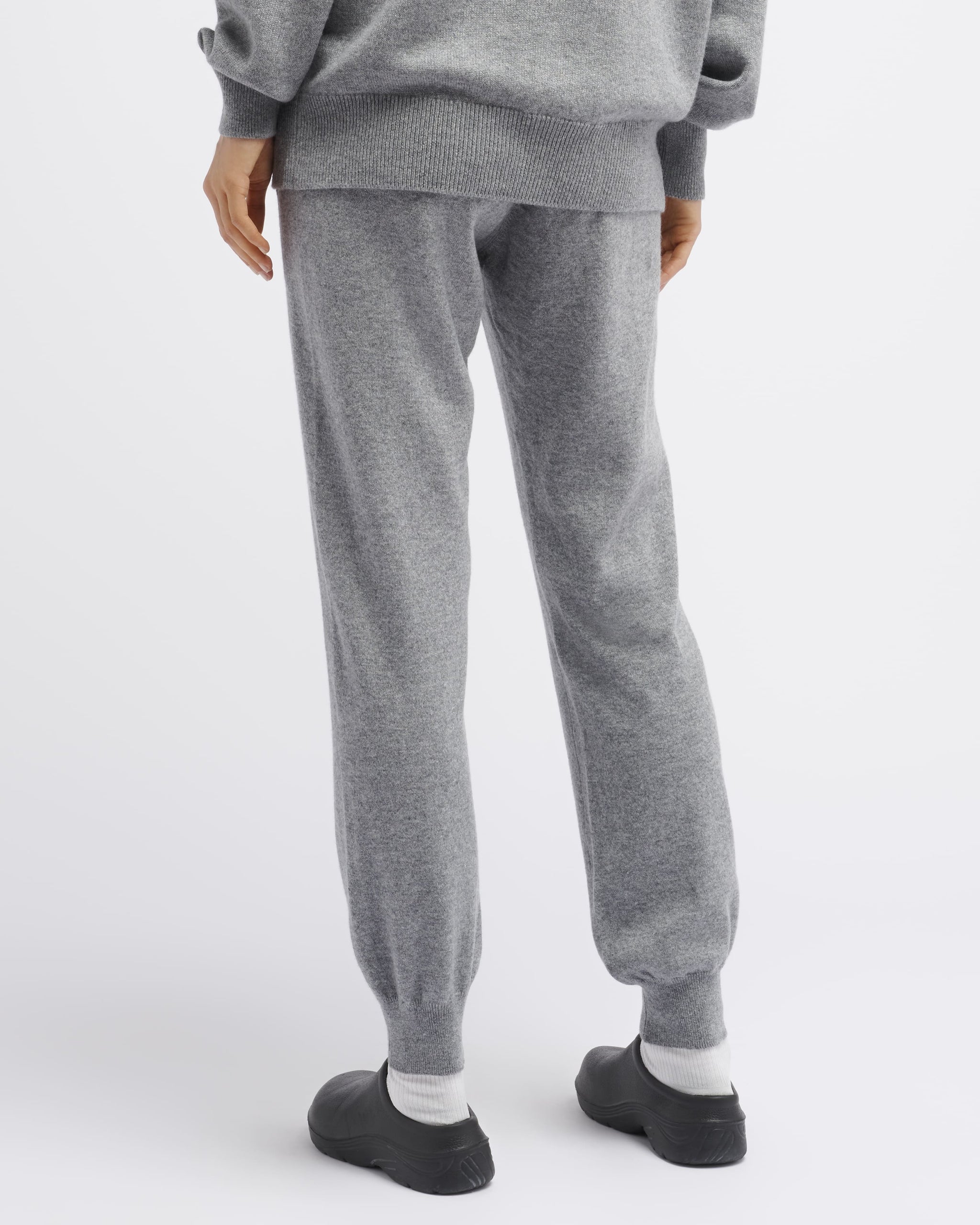 Timeless cashmere joggers | Barrie - Barrie