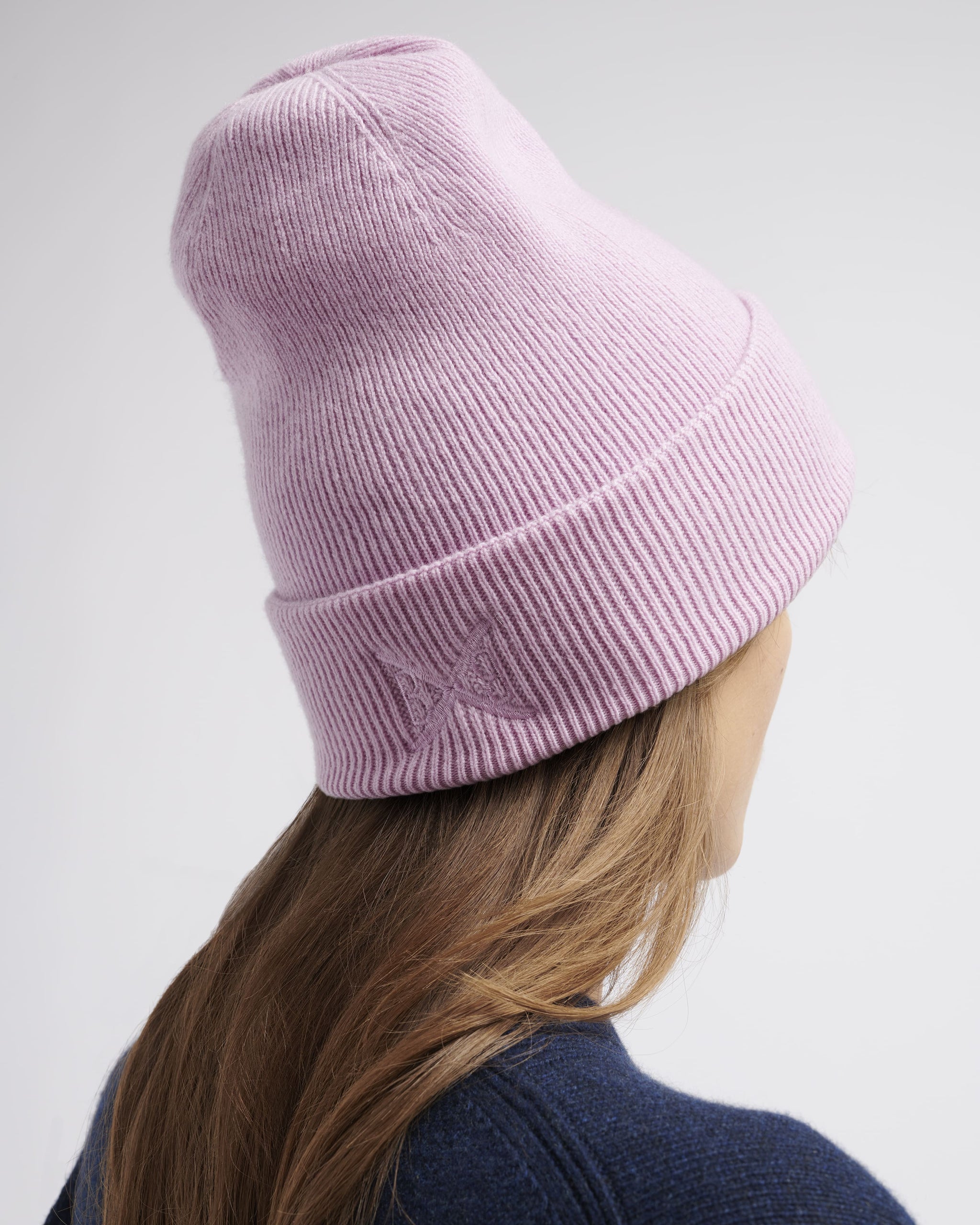 Cashmere beanie with embroidered Barrie logo | Barrie - Barrie