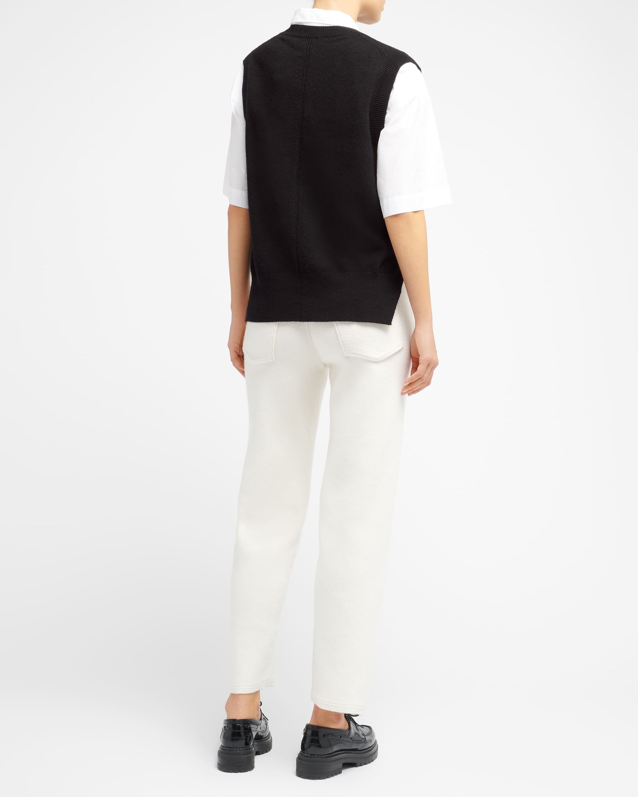 Iconic sleeveless cashmere jumper | Barrie - Barrie