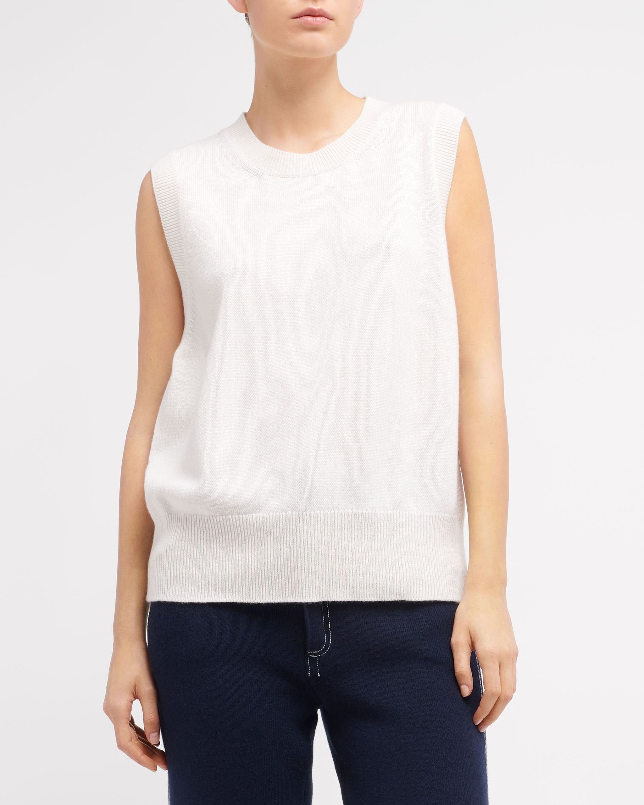 Iconic sleeveless cashmere jumper | Barrie - Barrie