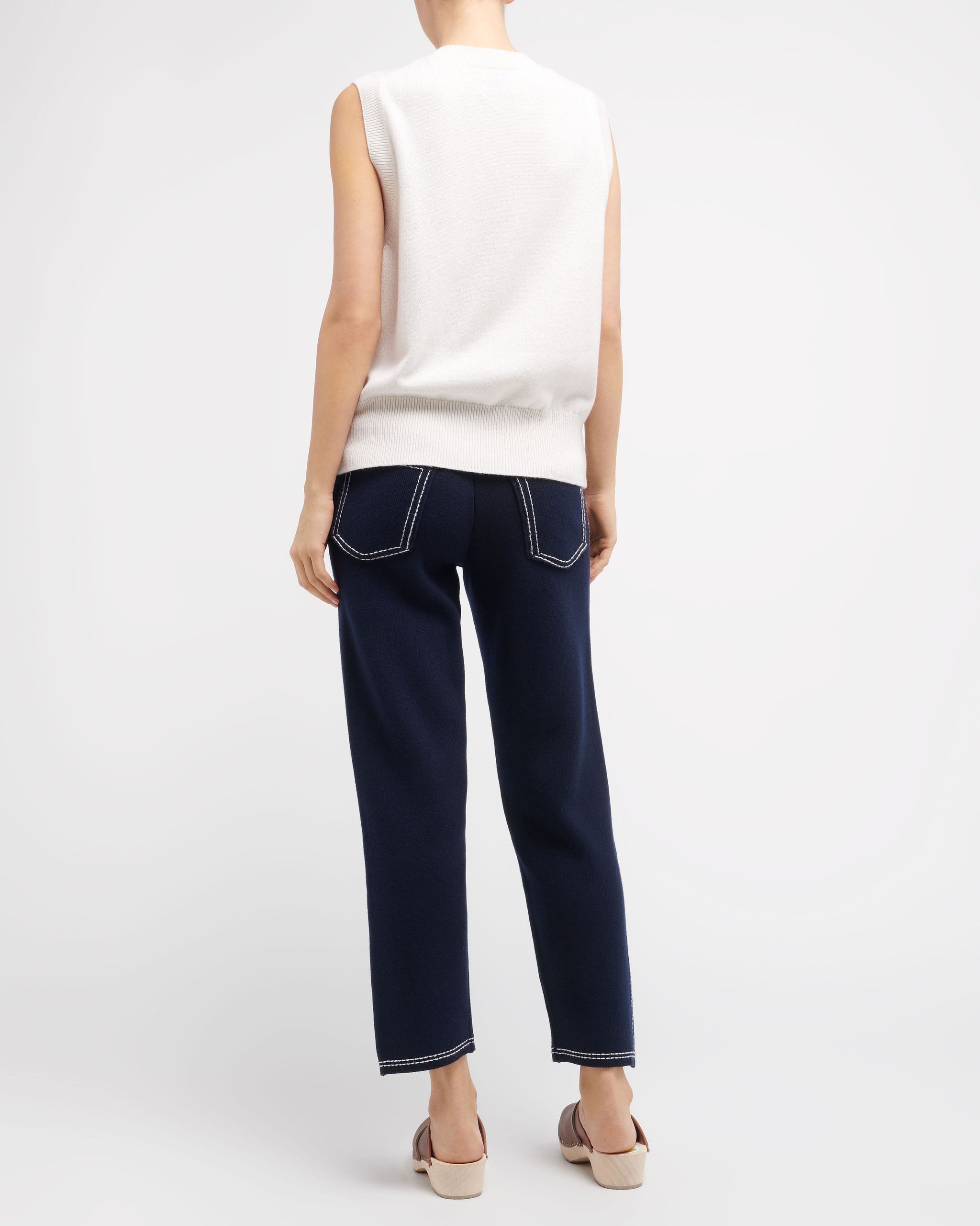 Iconic sleeveless cashmere jumper | Barrie - Barrie