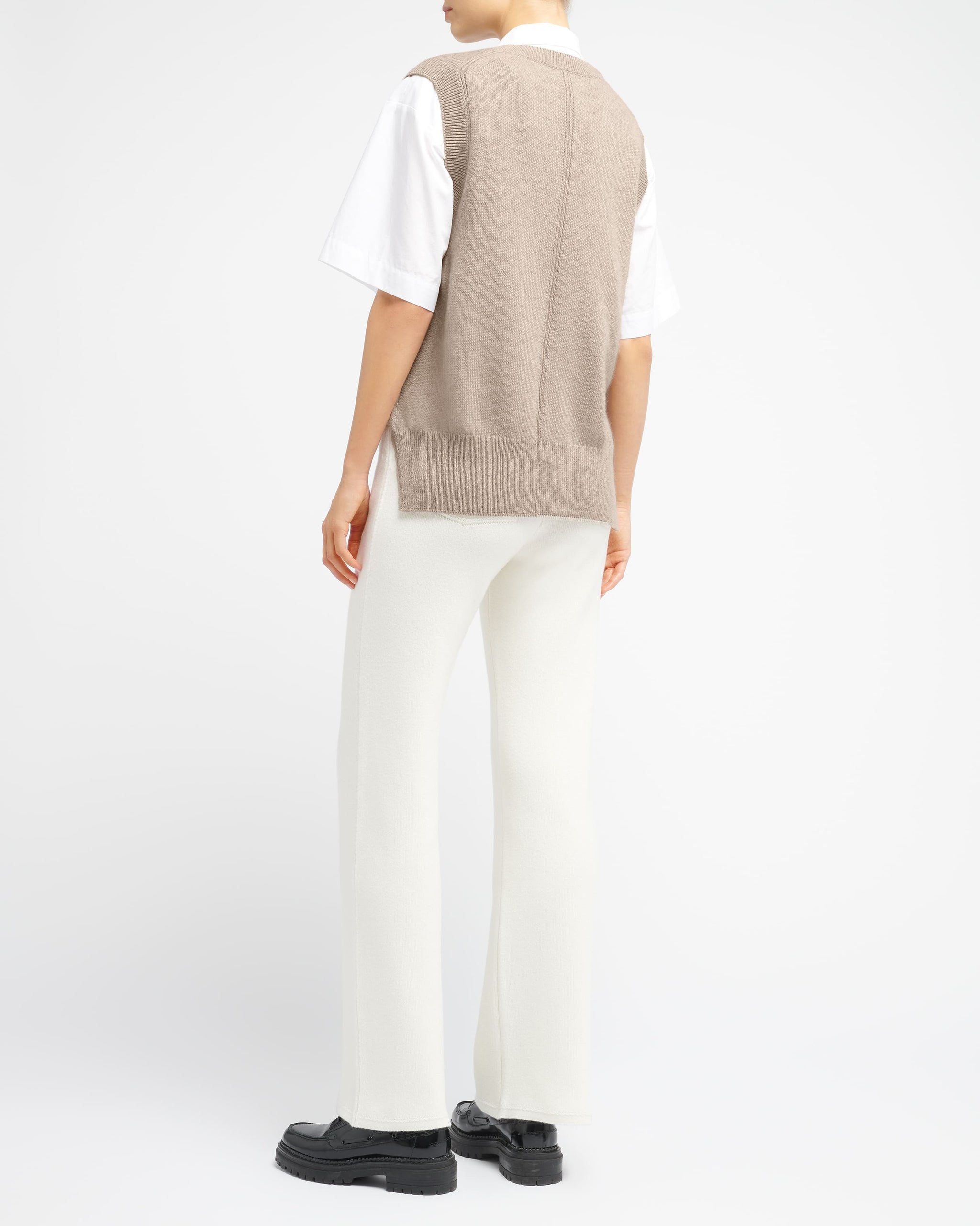 Iconic sleeveless cashmere jumper | Barrie - Barrie
