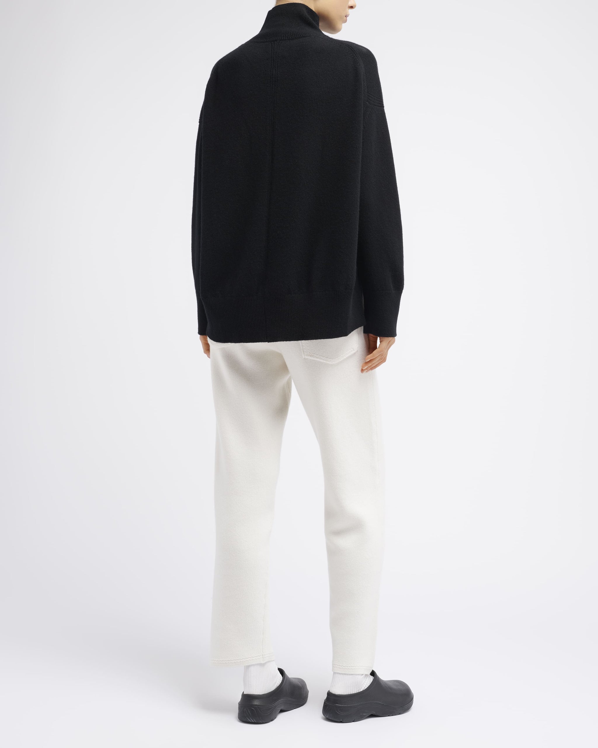 Iconic oversized roll-neck cashmere jumper | Barrie - Barrie