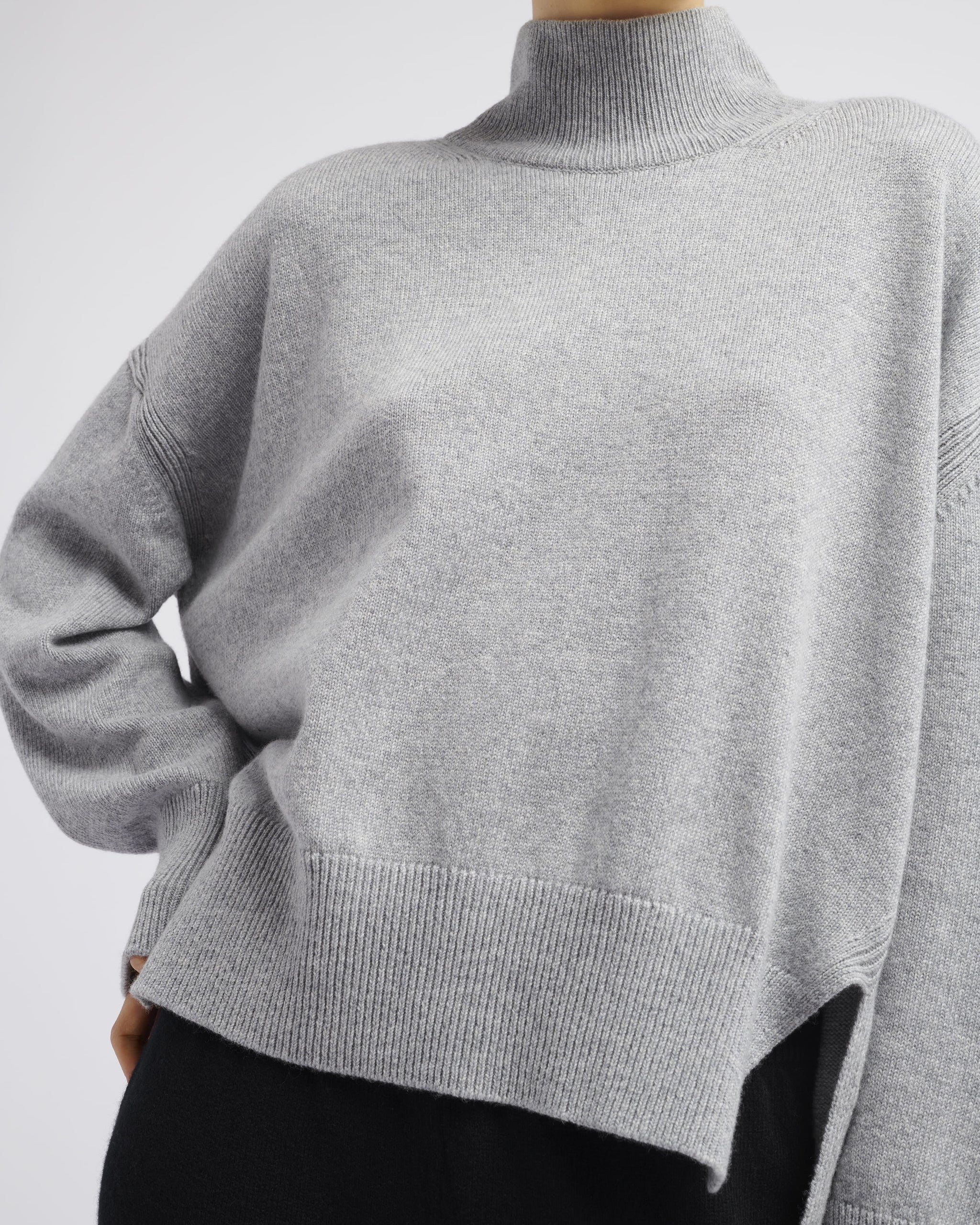 Iconic oversized roll-neck cashmere jumper | Barrie - Barrie