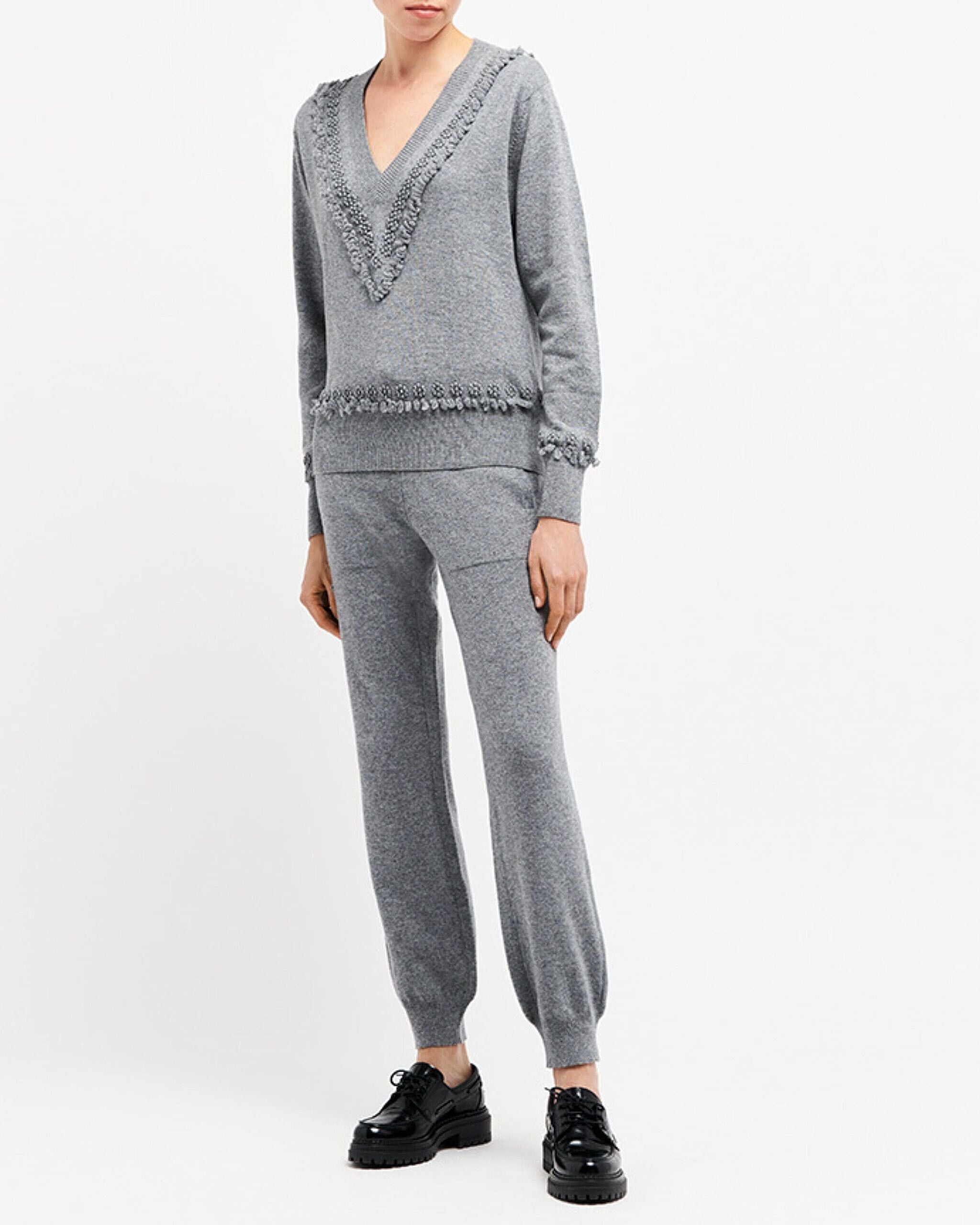 Timeless V-neck cashmere jumper | Barrie - Barrie