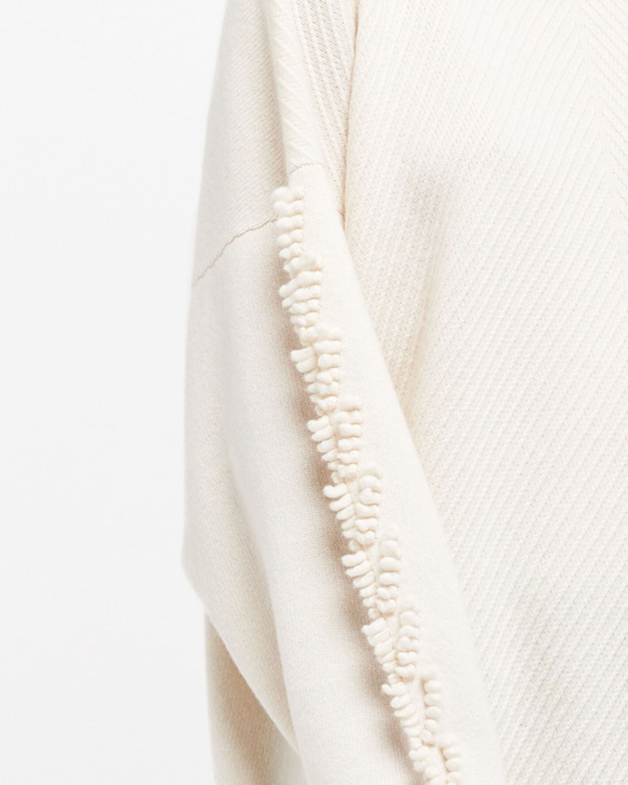 Timeless roll-neck cashmere jumper | Barrie - Barrie