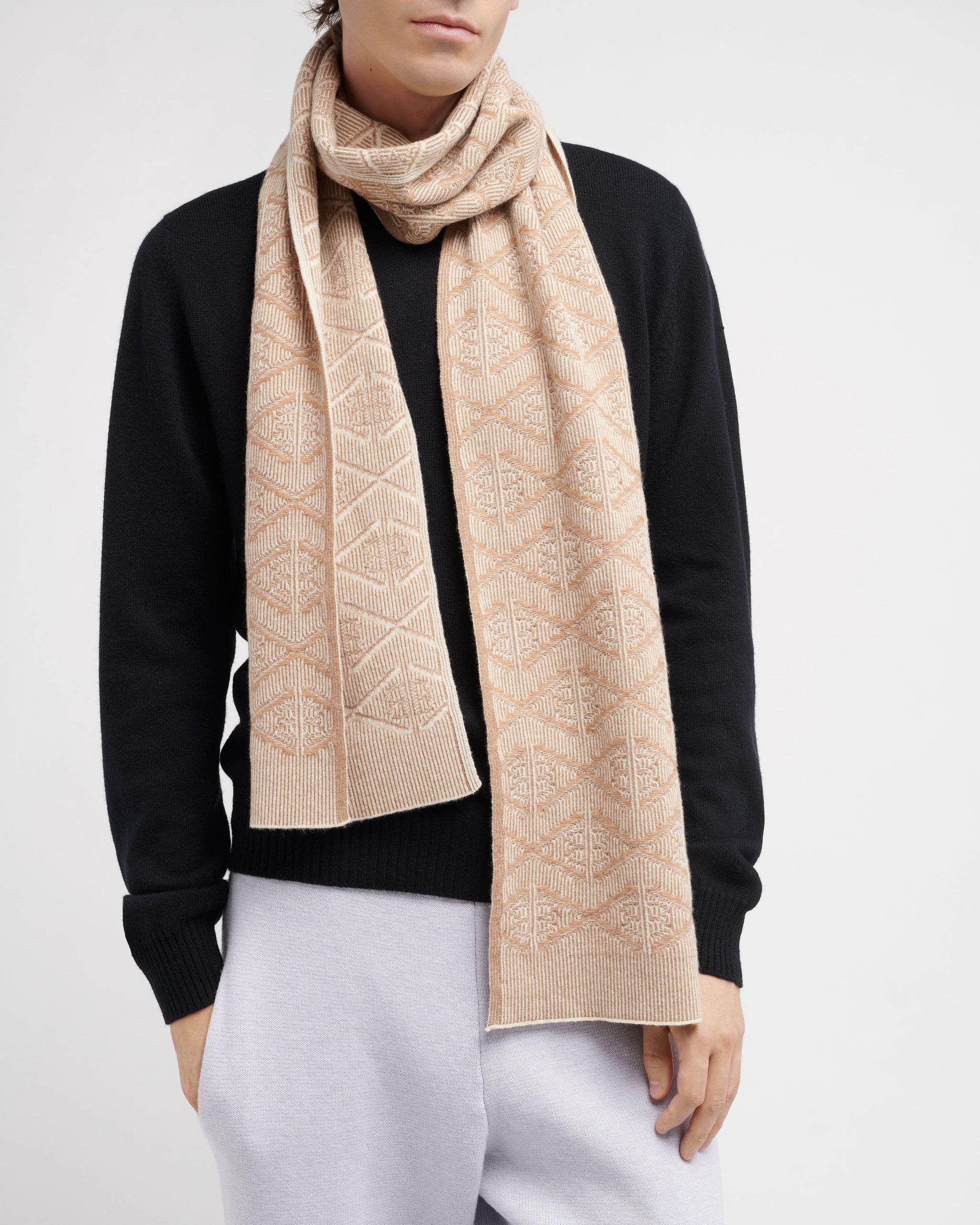 캐시미어 모노그램 모티프 스카프 | Barrie - Barrie